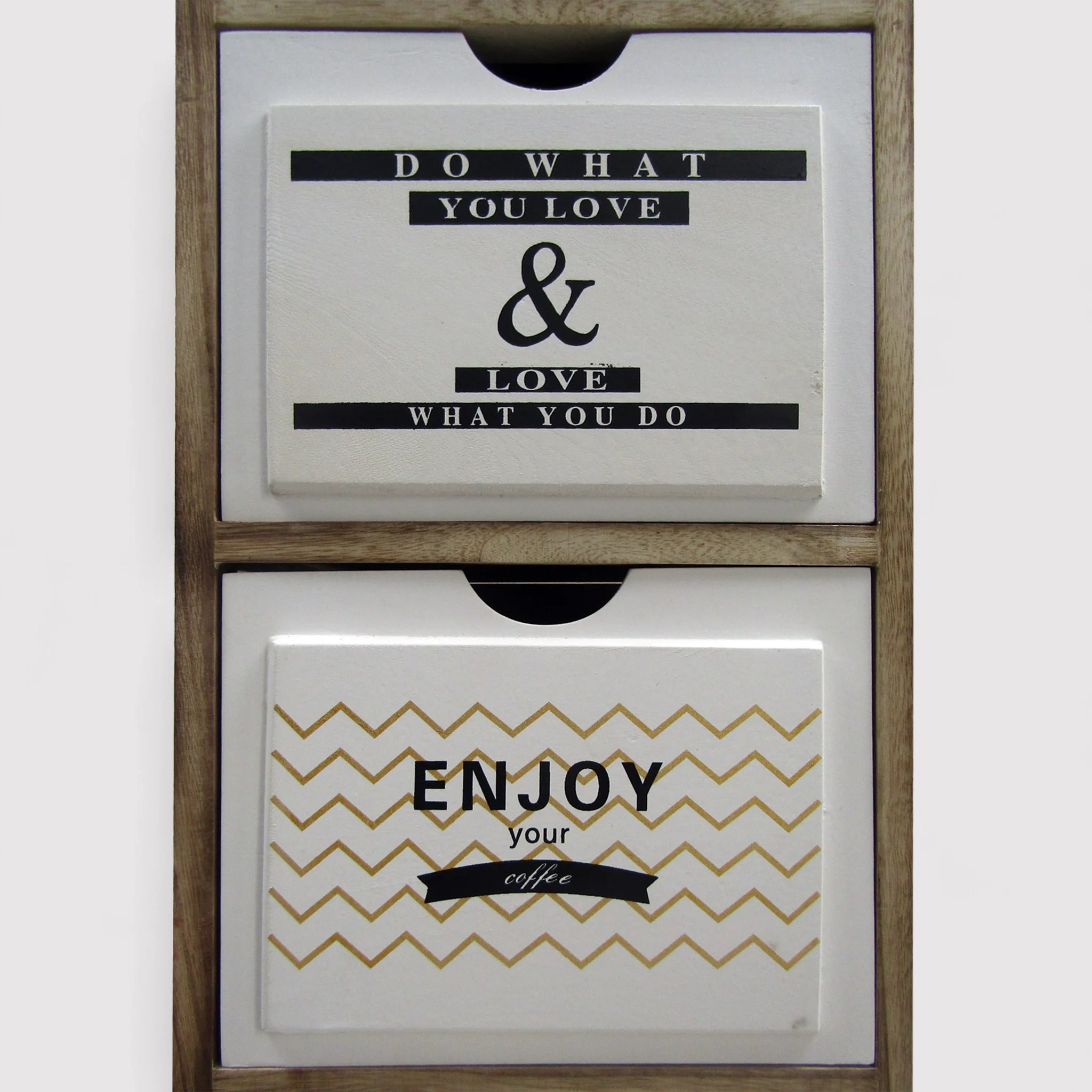 Armoire à 4 tiroirs blancs avec imprimés