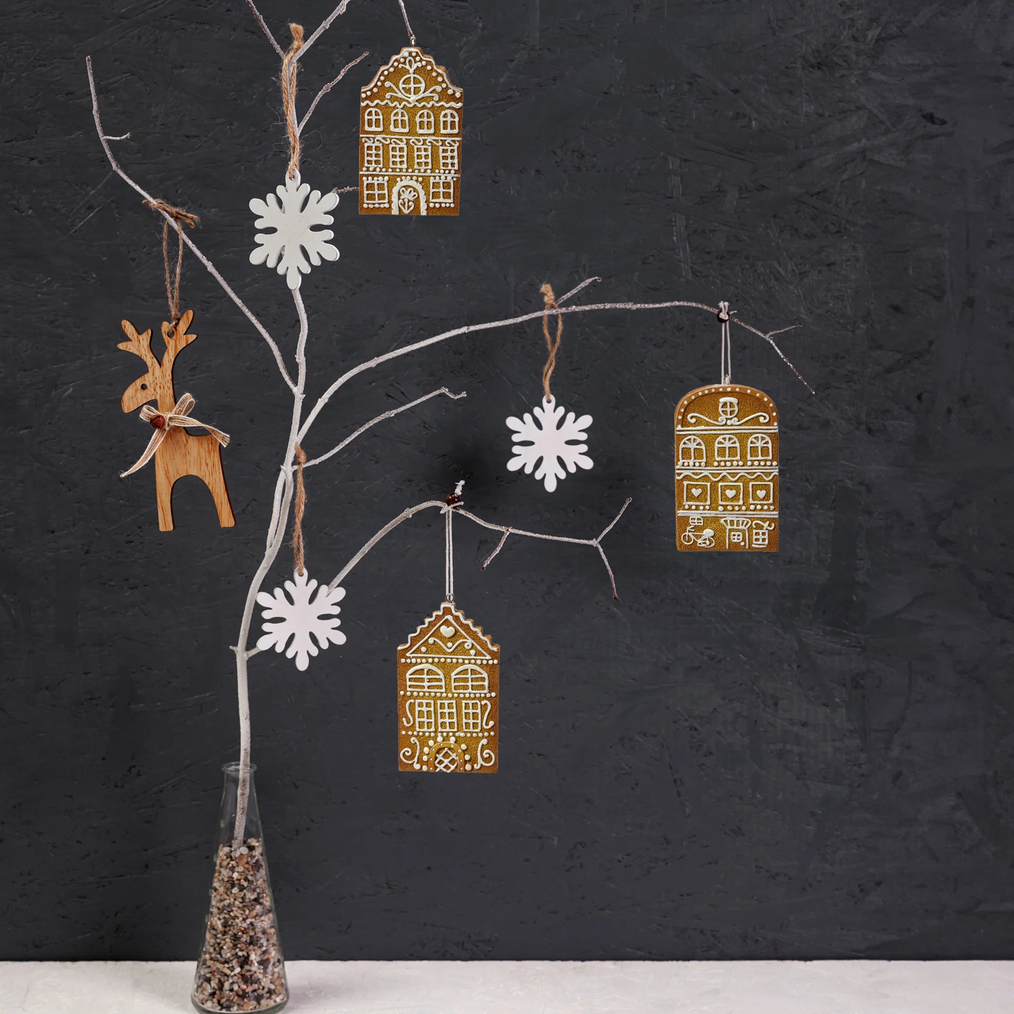 Sengon - 3 addobbi di Natale a forma di casetta in poliresina