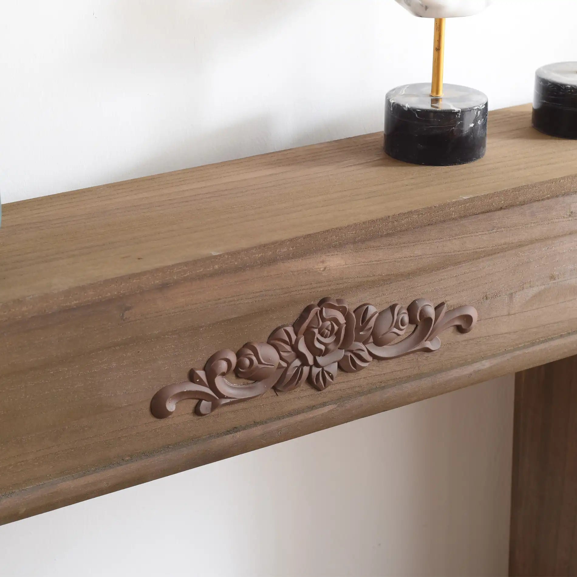 Girasole - Cornice camino in stile vintage in legno marrone