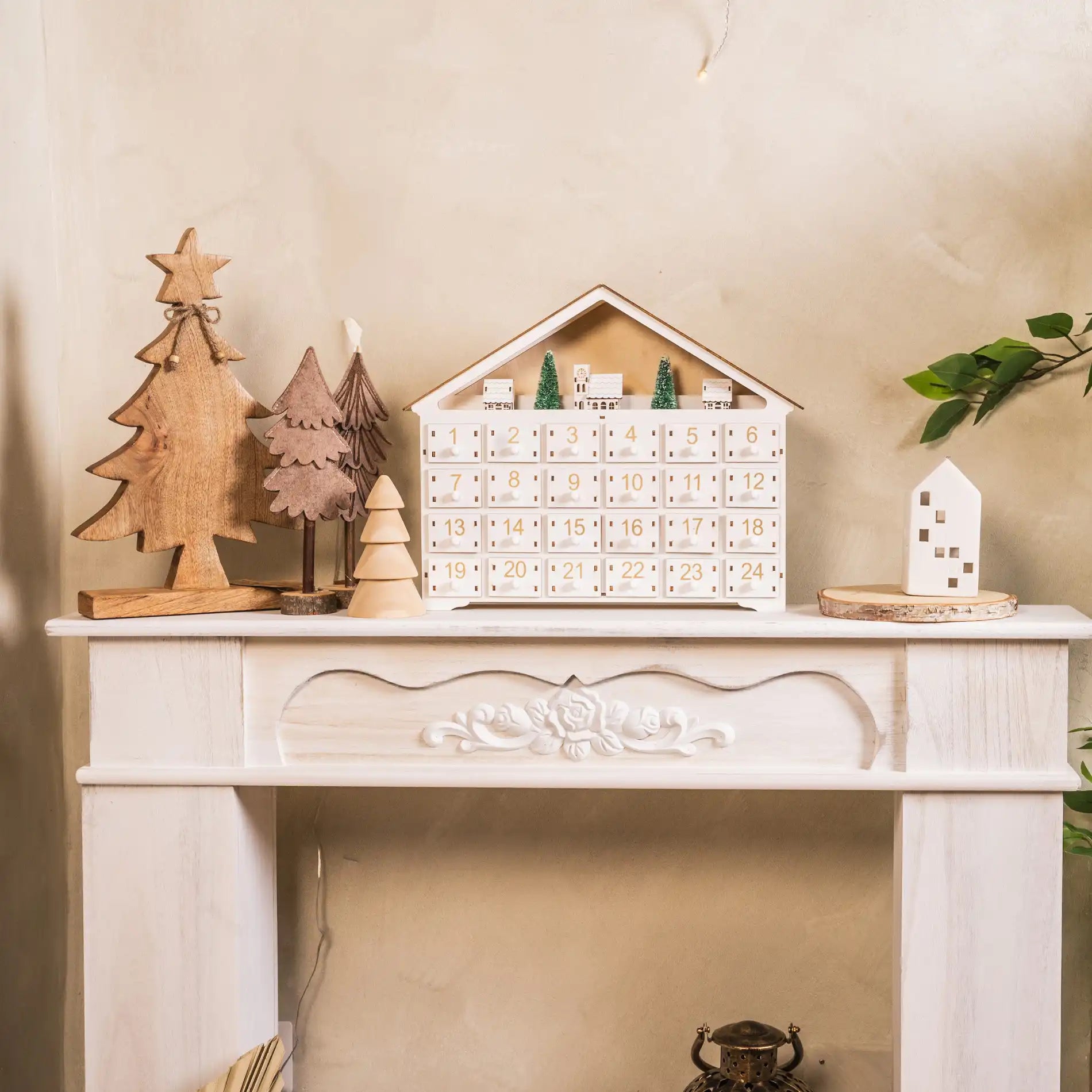 Asperula - Finto camino shabby chic bianco per salotto