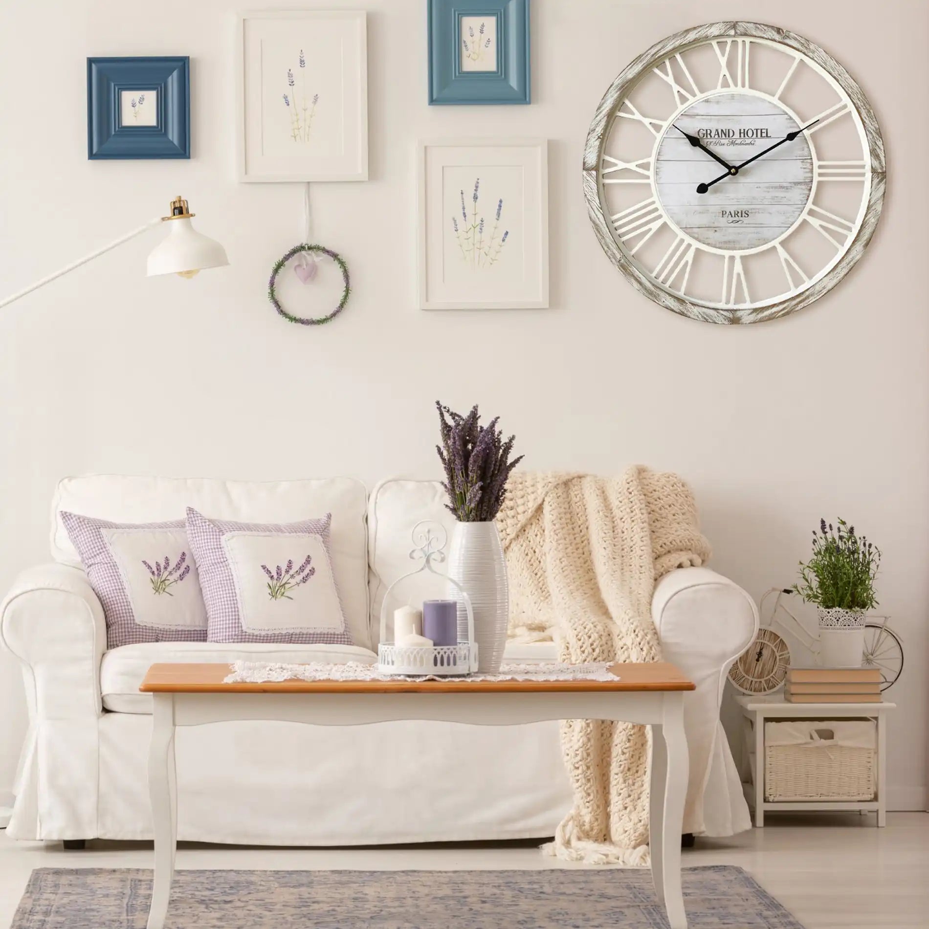 Raffia - Orologio da parete shabby in legno bianco e marrone