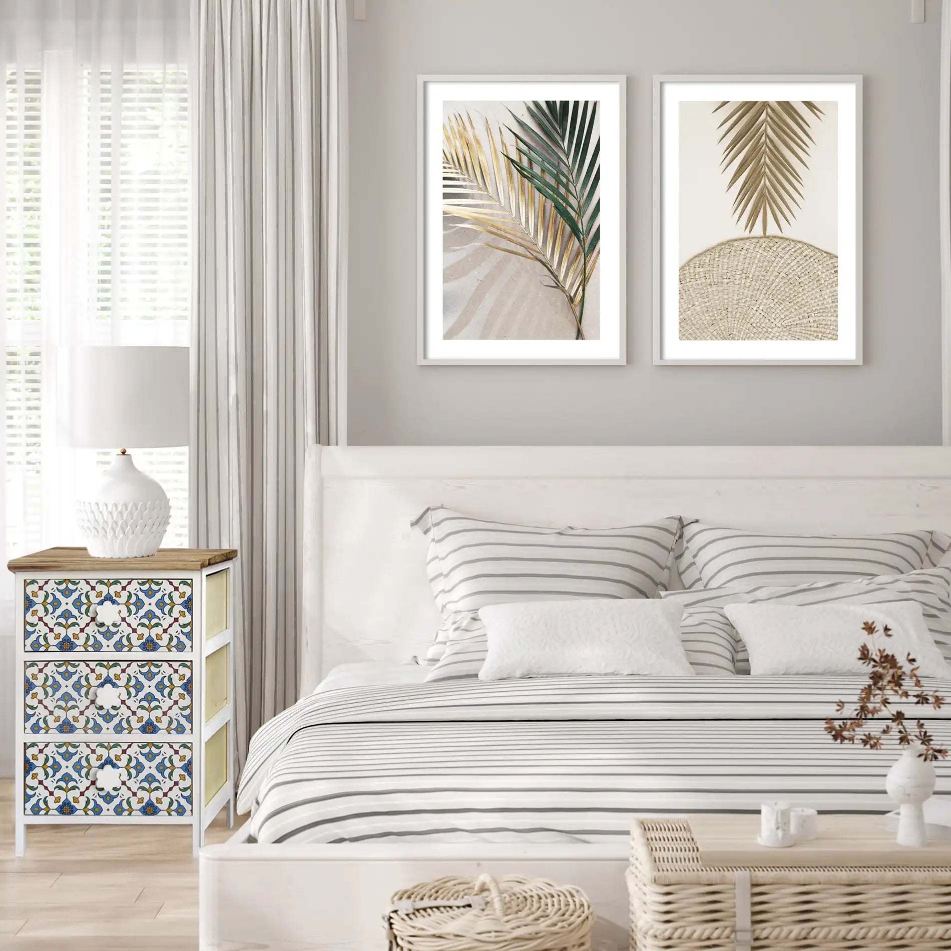 Tecoma - Comodino decorato con maioliche e in legno naturale