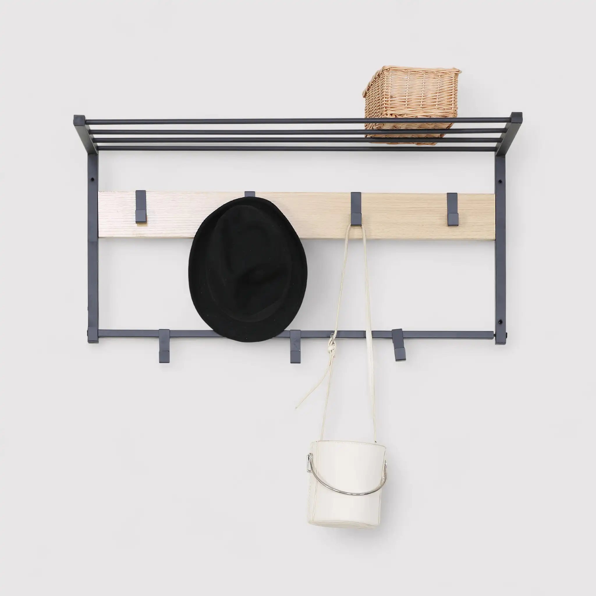 Porte-manteau mural avec 7 crochets et une étagère