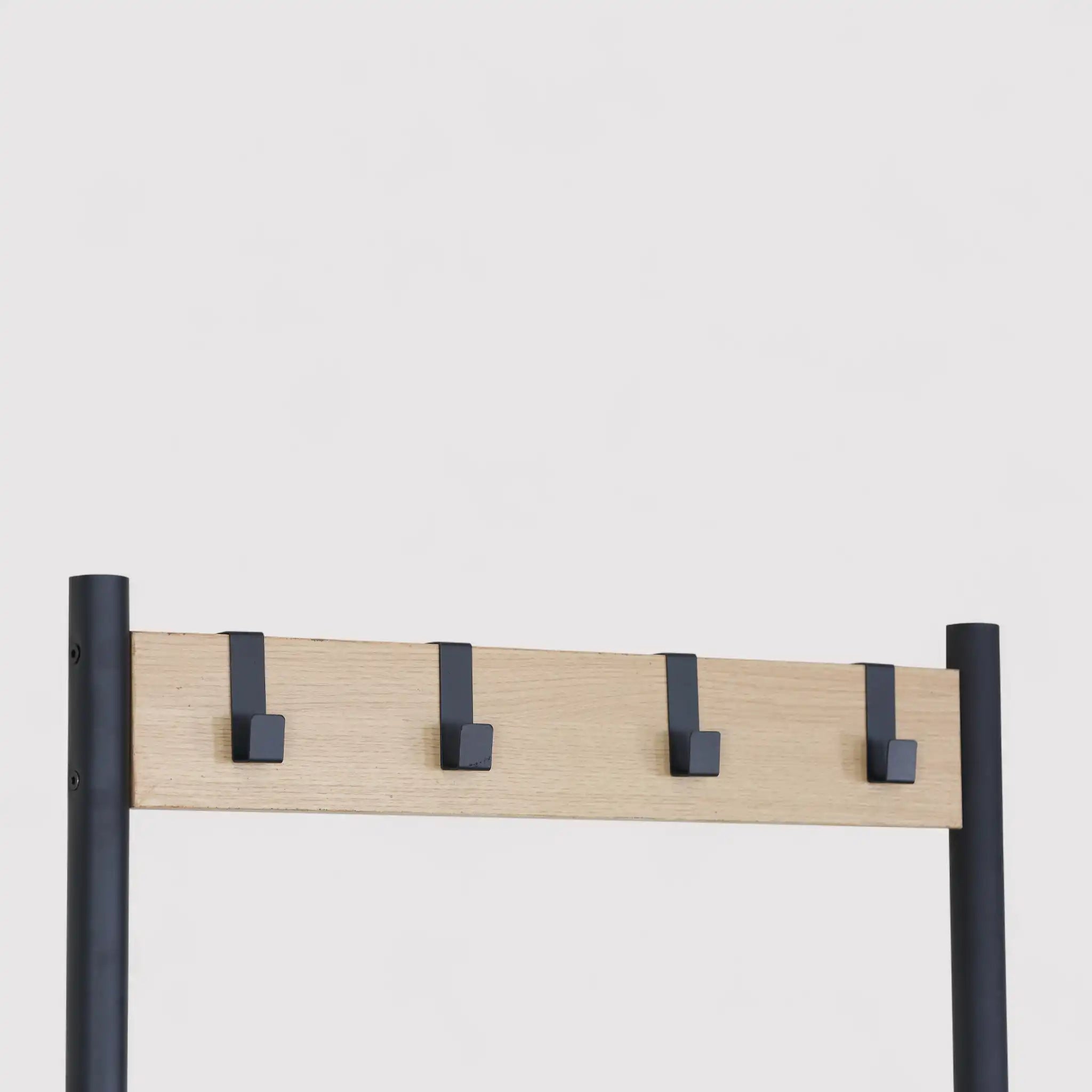 Sanseveria - Appendiabiti in metallo con 3 ripiani portascarpe