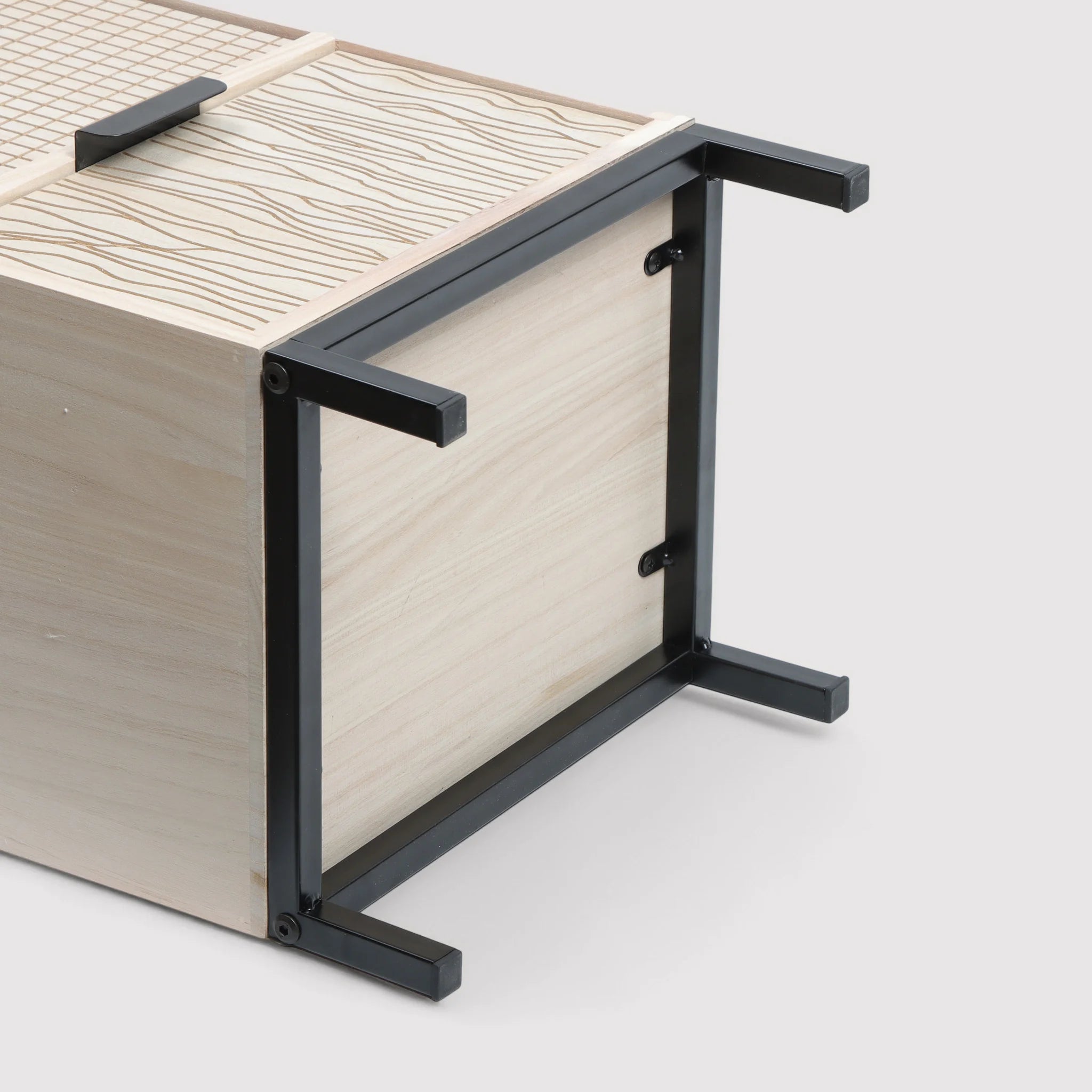 Mahlab - Cassettiera in legno e metallo con 4 cassetti incisi