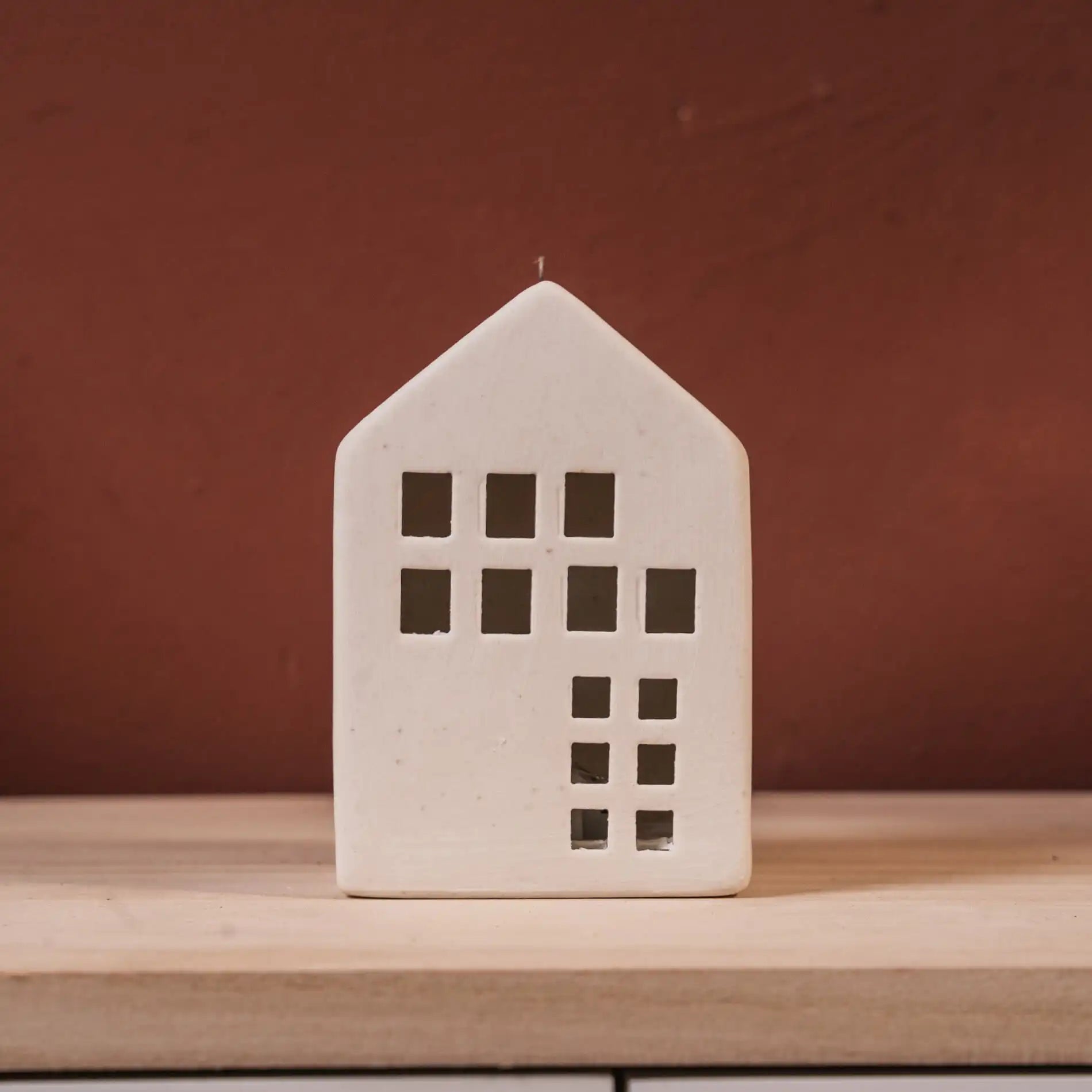 Strobus - Casetta natalizia in ceramica con luci