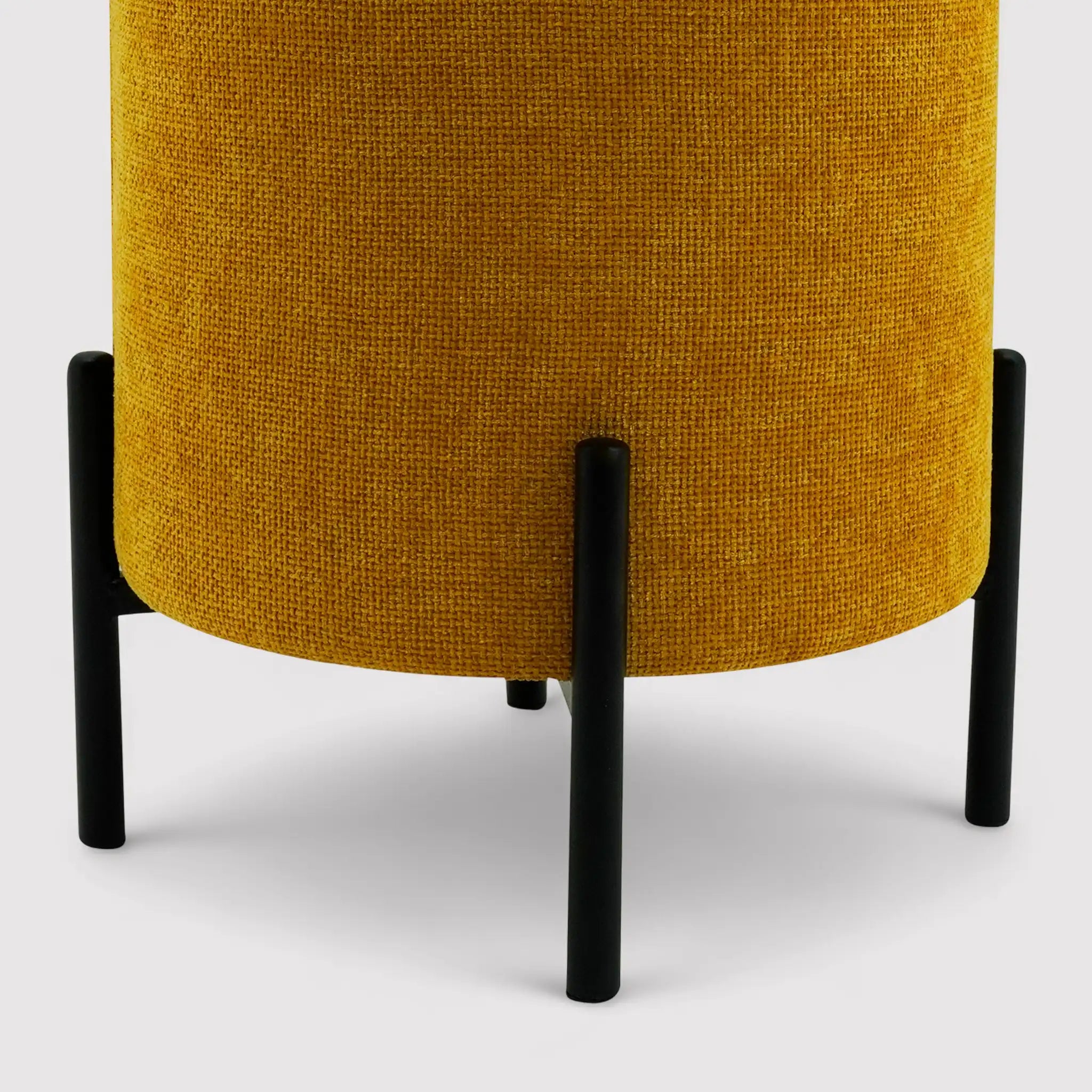 Cerro - Pouf sgabello giallo senape con piedi in acciaio