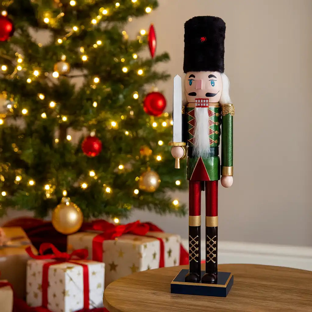 Talia - Figurina schiaccianoci di Natale in legno H 55