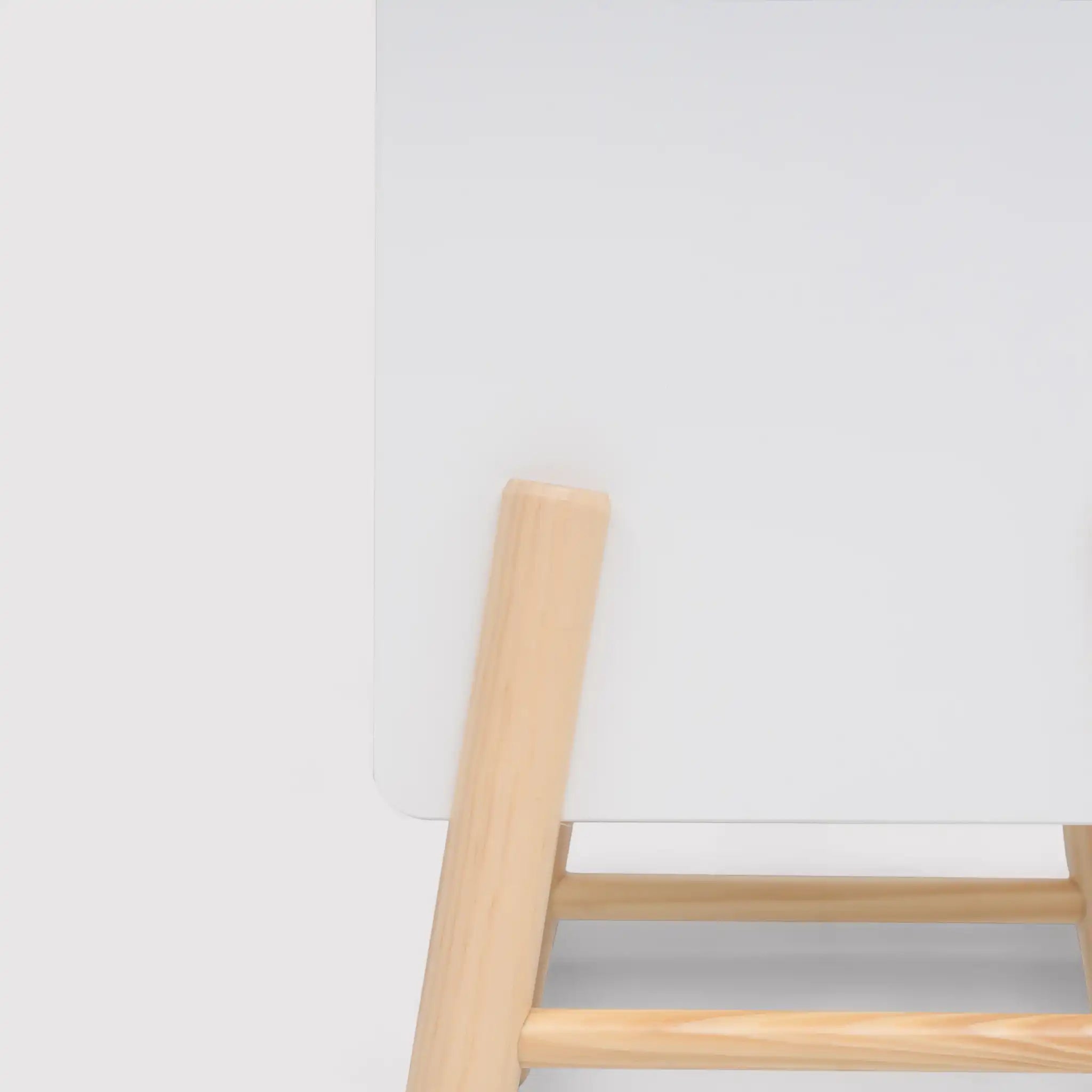 Kelen - Comodino bianco per bambini con 2 ripiani e 1 cassetto