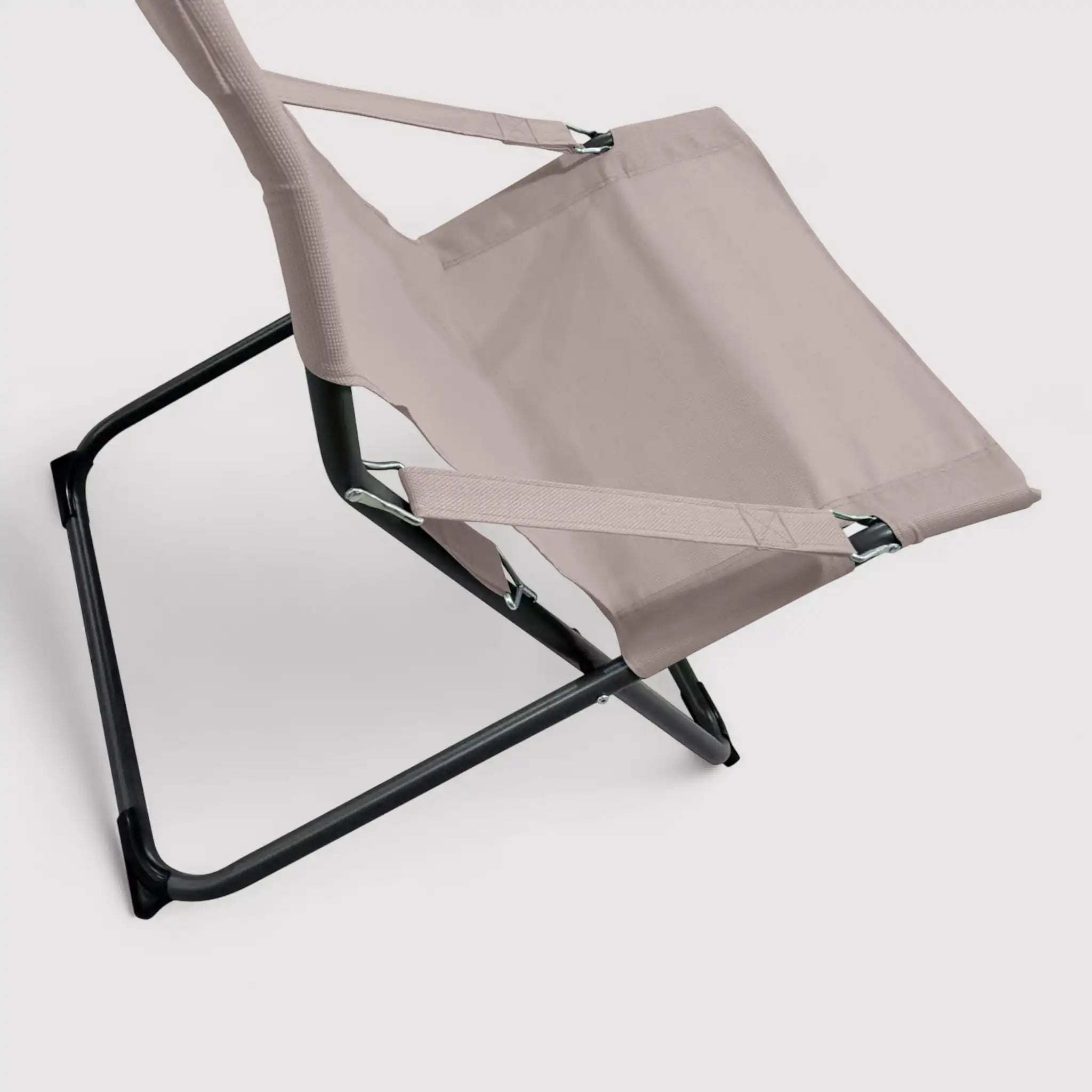 Tamatin - Sedia reclinabile beige da esterno con braccioli