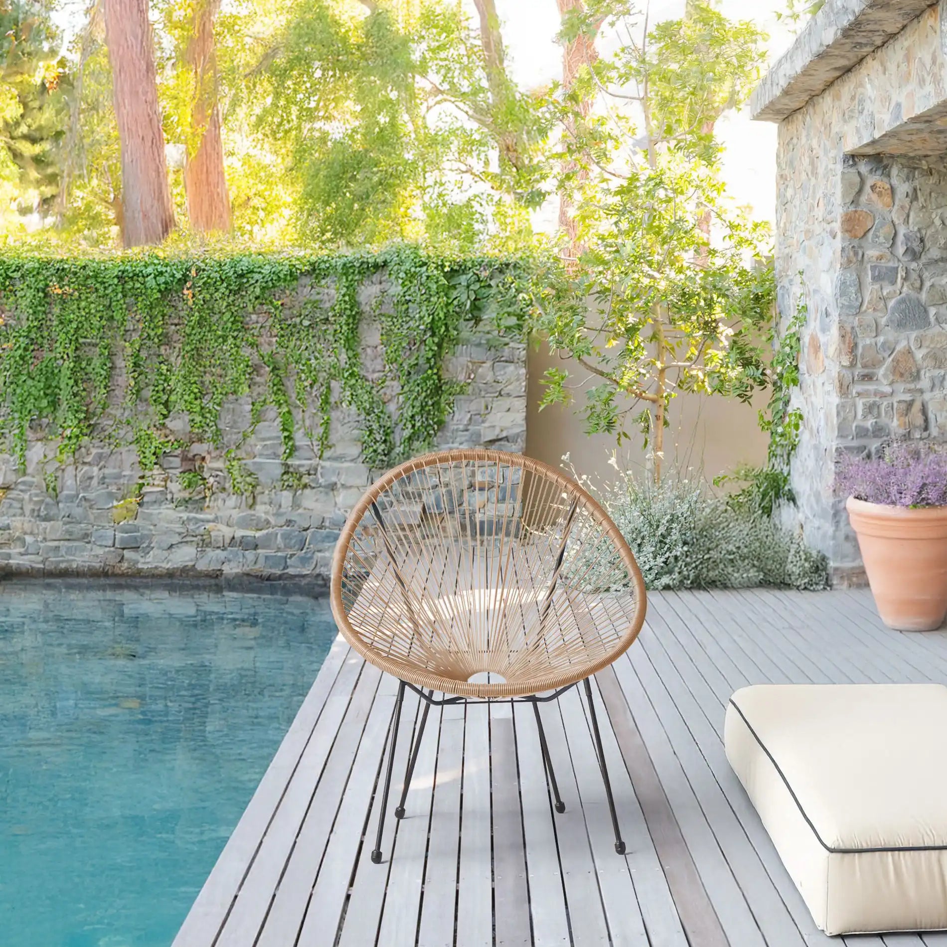 Batikh - Sedia relax da esterno beige con seduta ovale