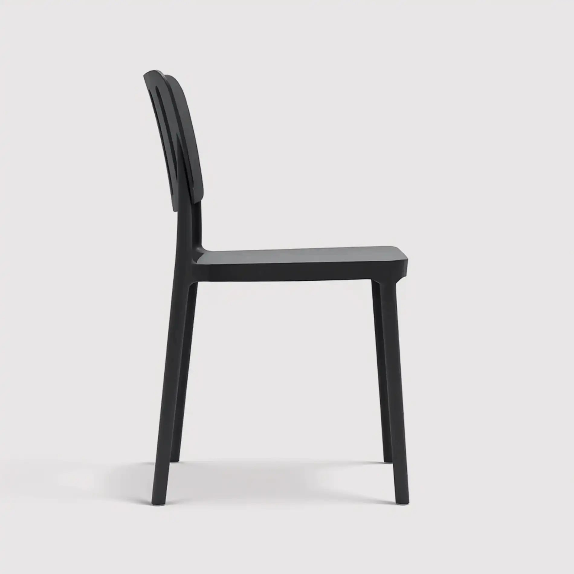 Athel - Sedia nera impilabile per casa o giardino