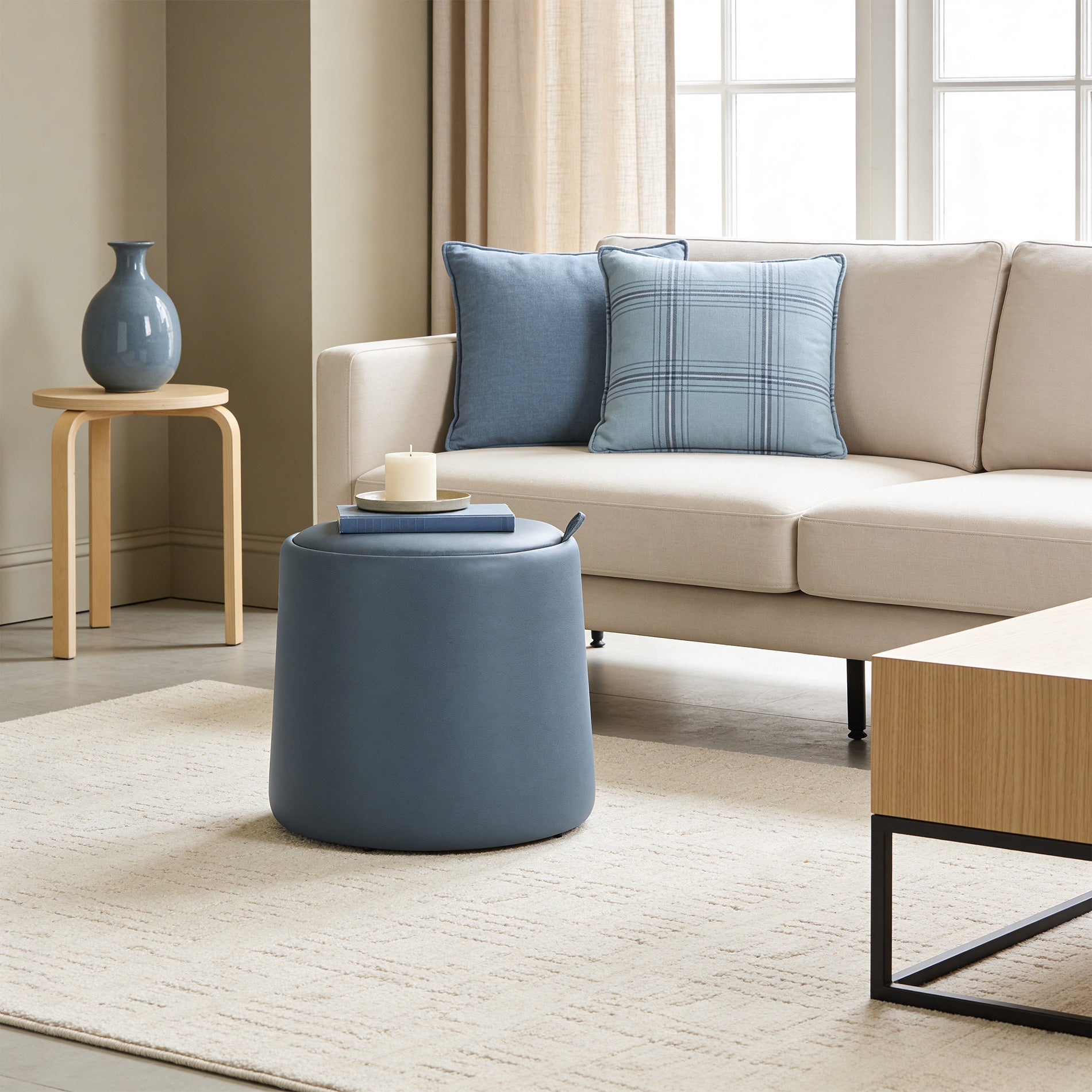 Ranunculus - Pouf contenitore blu stile moderno