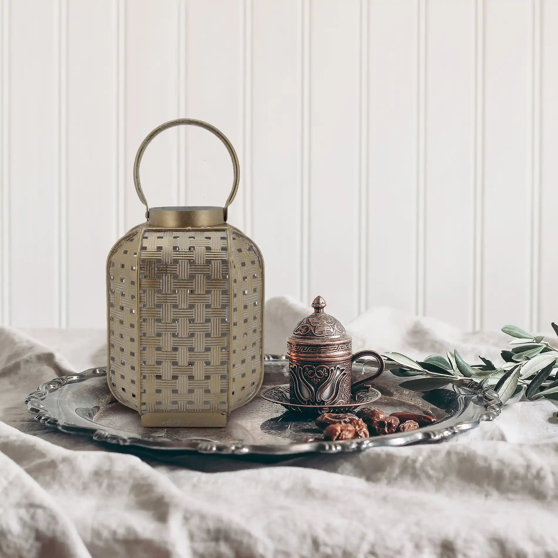 Vetiver - Lanterna da arredo color oro in metallo