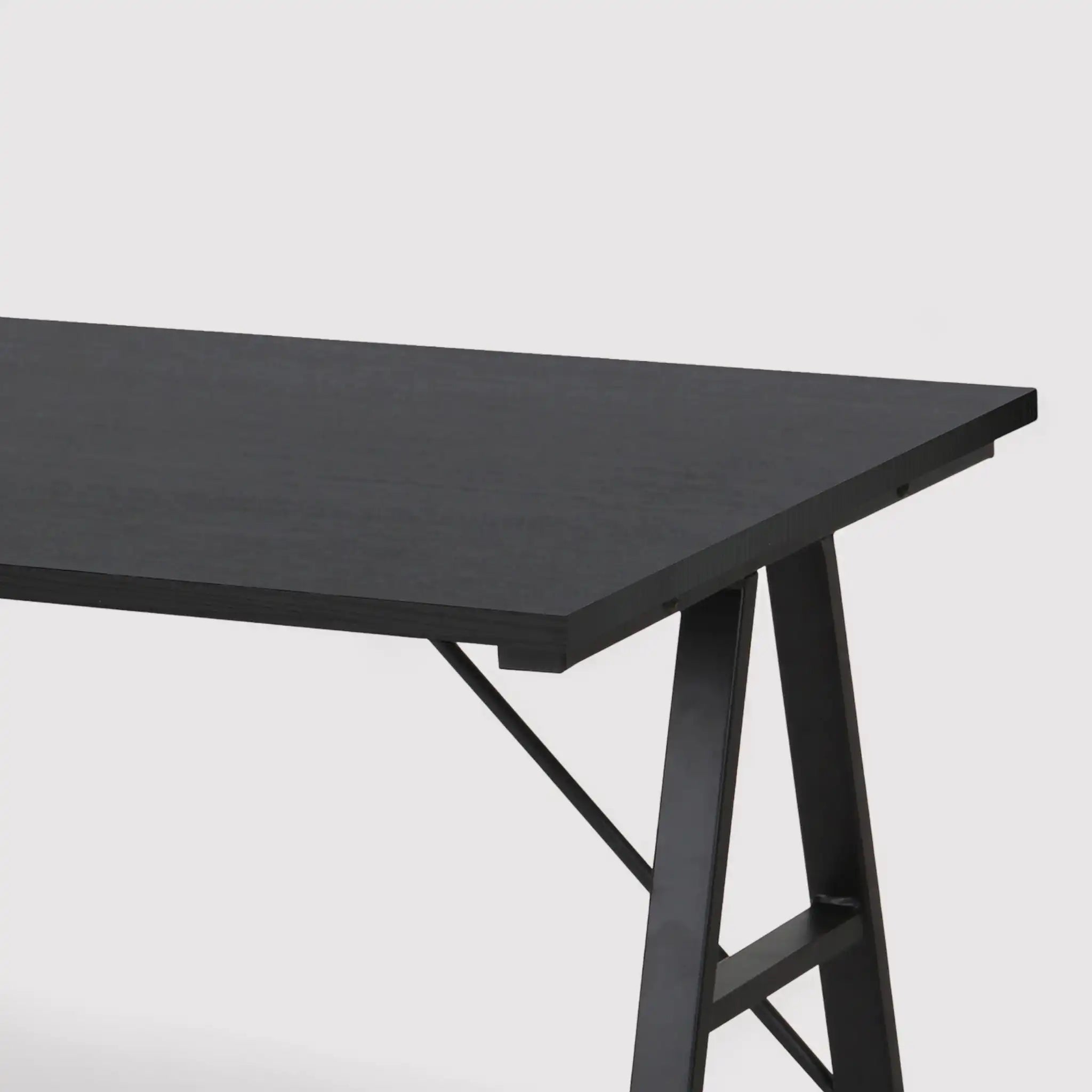 Akadama - Scrivania porta pc salvaspazio nera per sala studio