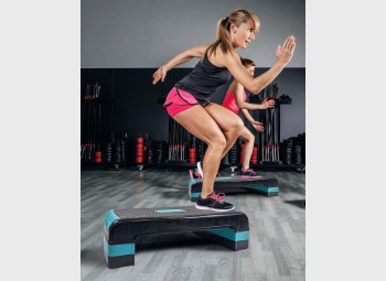 Step platform for aerobics adjustable in 3 heights