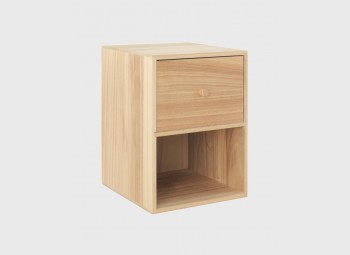Table de chevet suspendue en bois avec un tiroir et une étagère