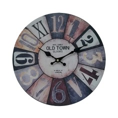 Particular wall clock with a retro design