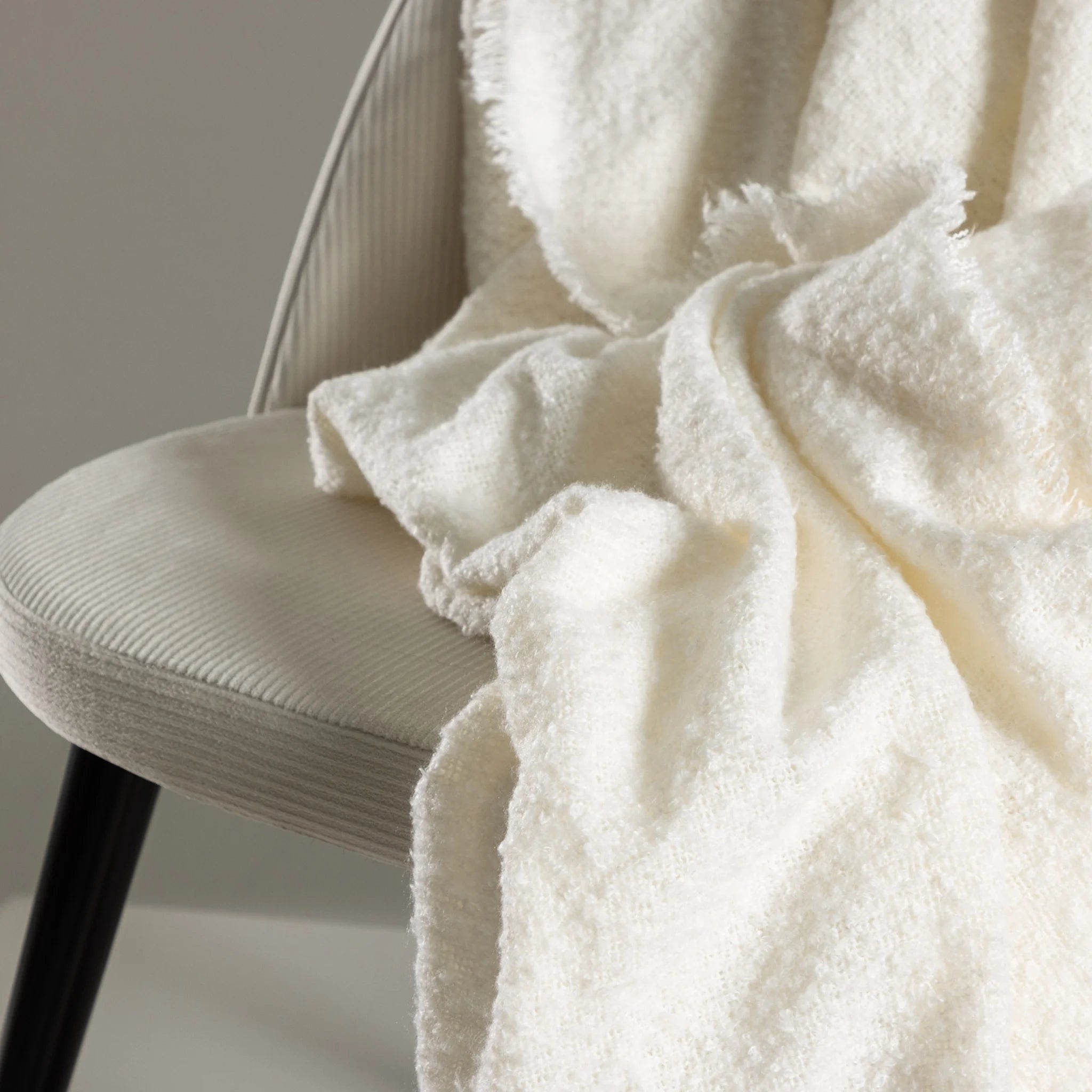 Cyperus - Coperta bianca da decorazione per camera o salotto