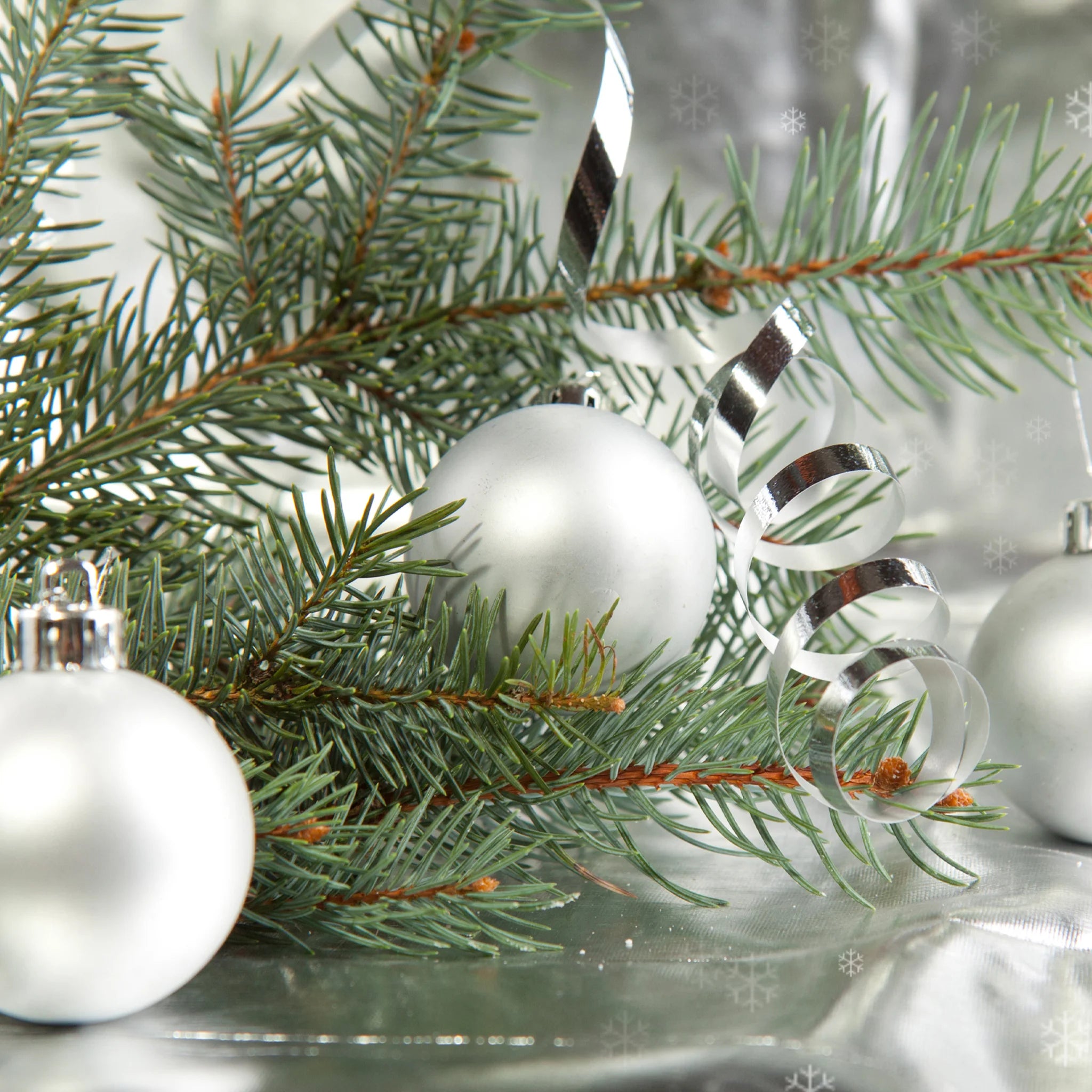 Ekop - 32 palline per albero di Natale color bianco opaco