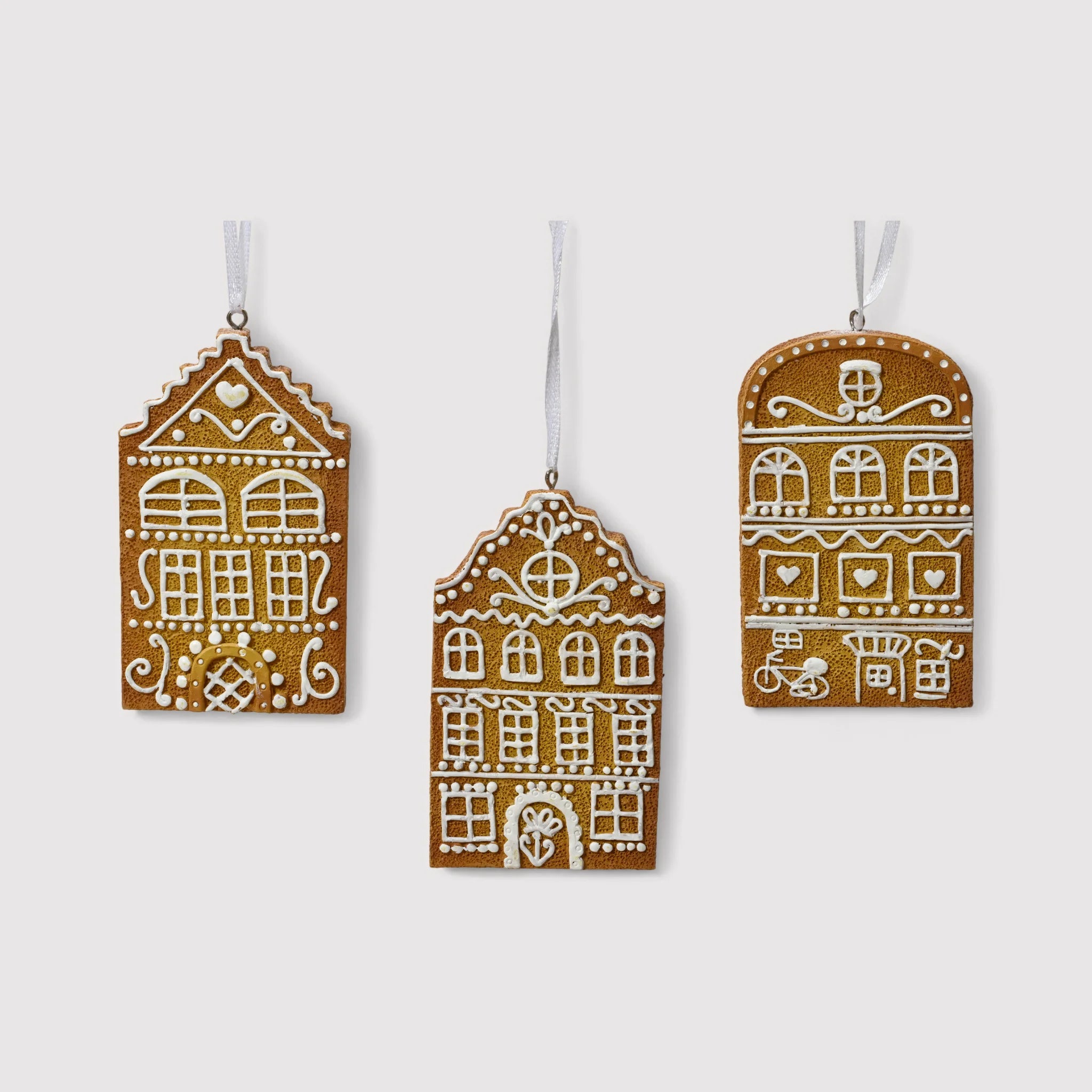 Sengon - 3 addobbi di Natale a forma di casetta in poliresina