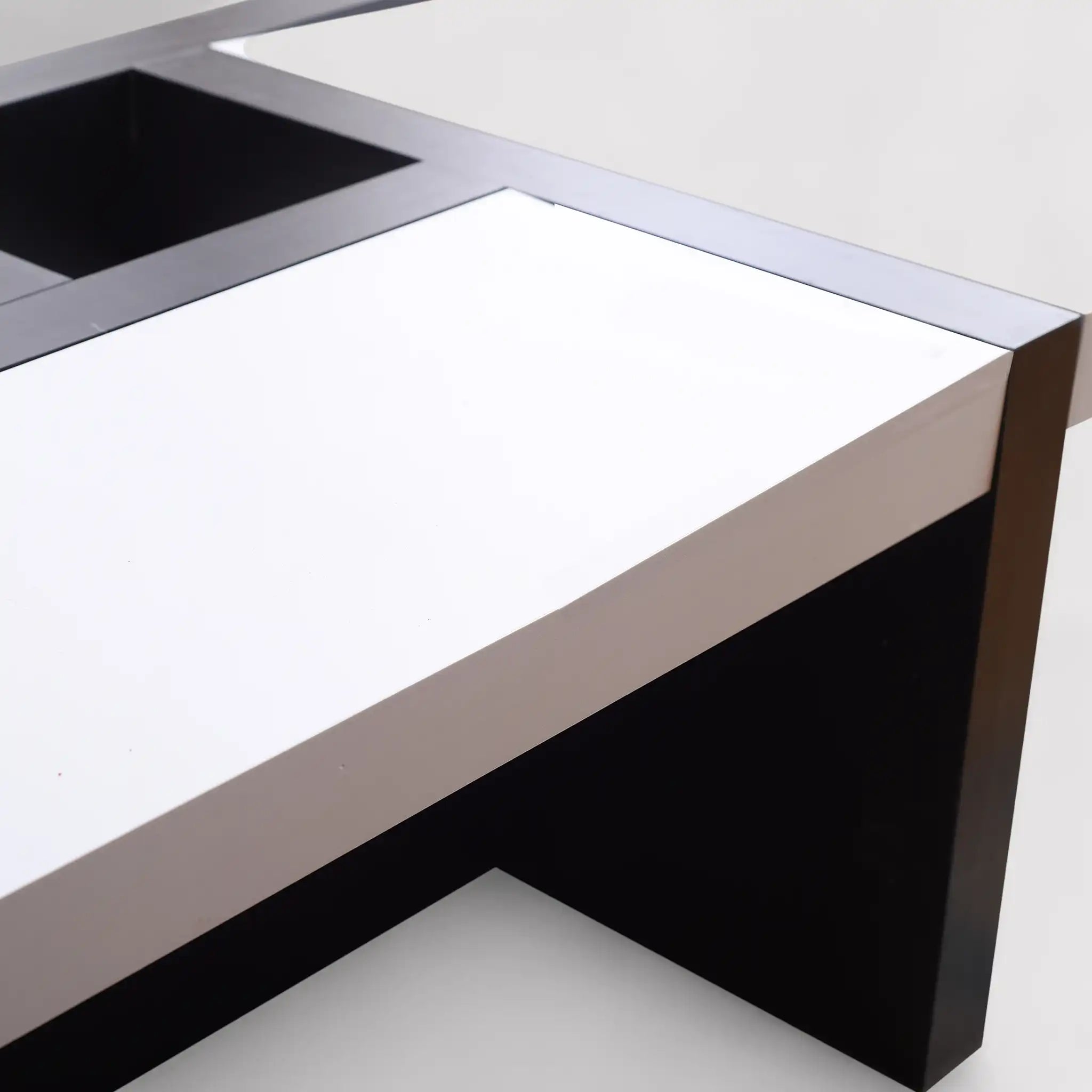 Hoodia - Tavolino basso da salotto moderno bianco e nero