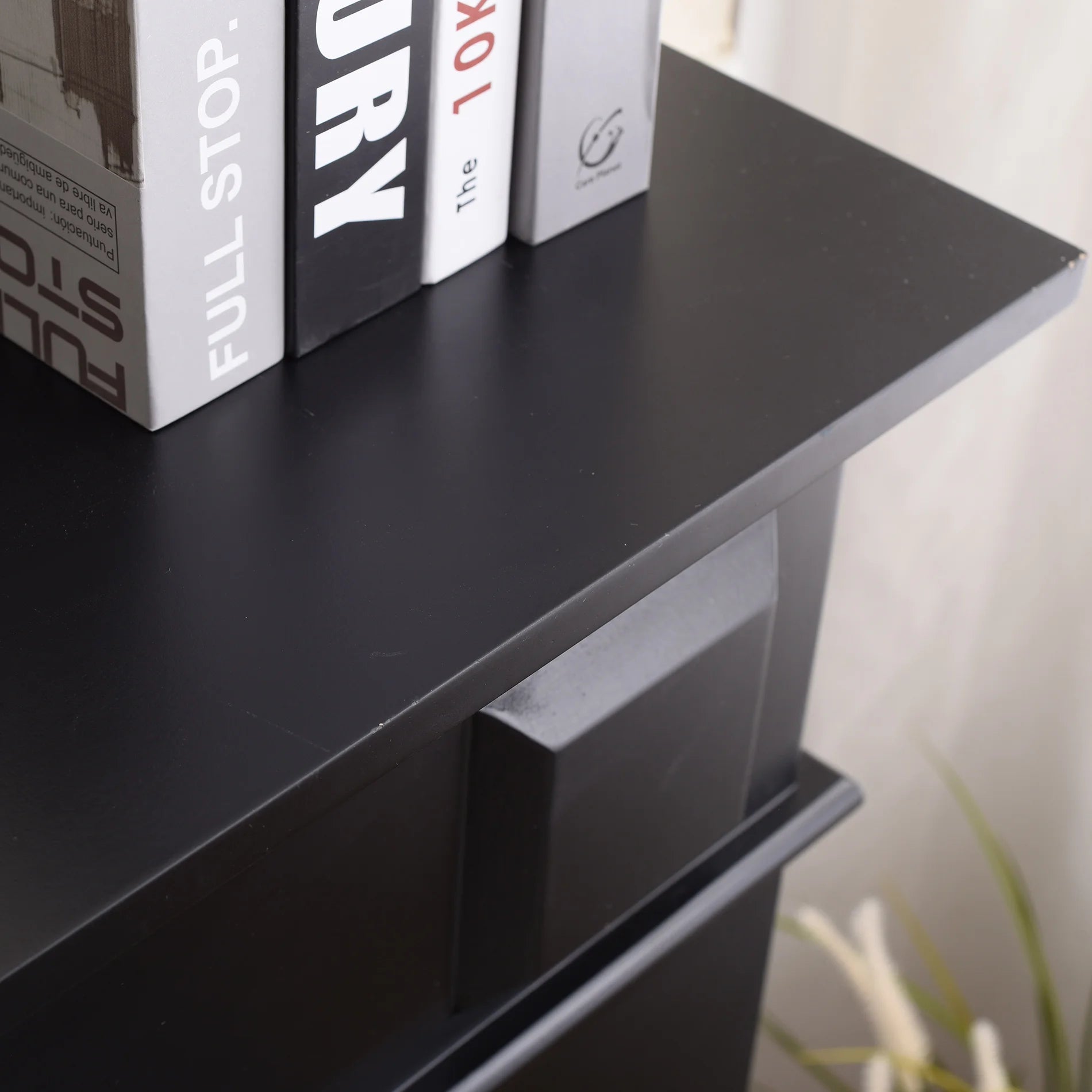 Geranio - Caminetto finto nero in stile classico