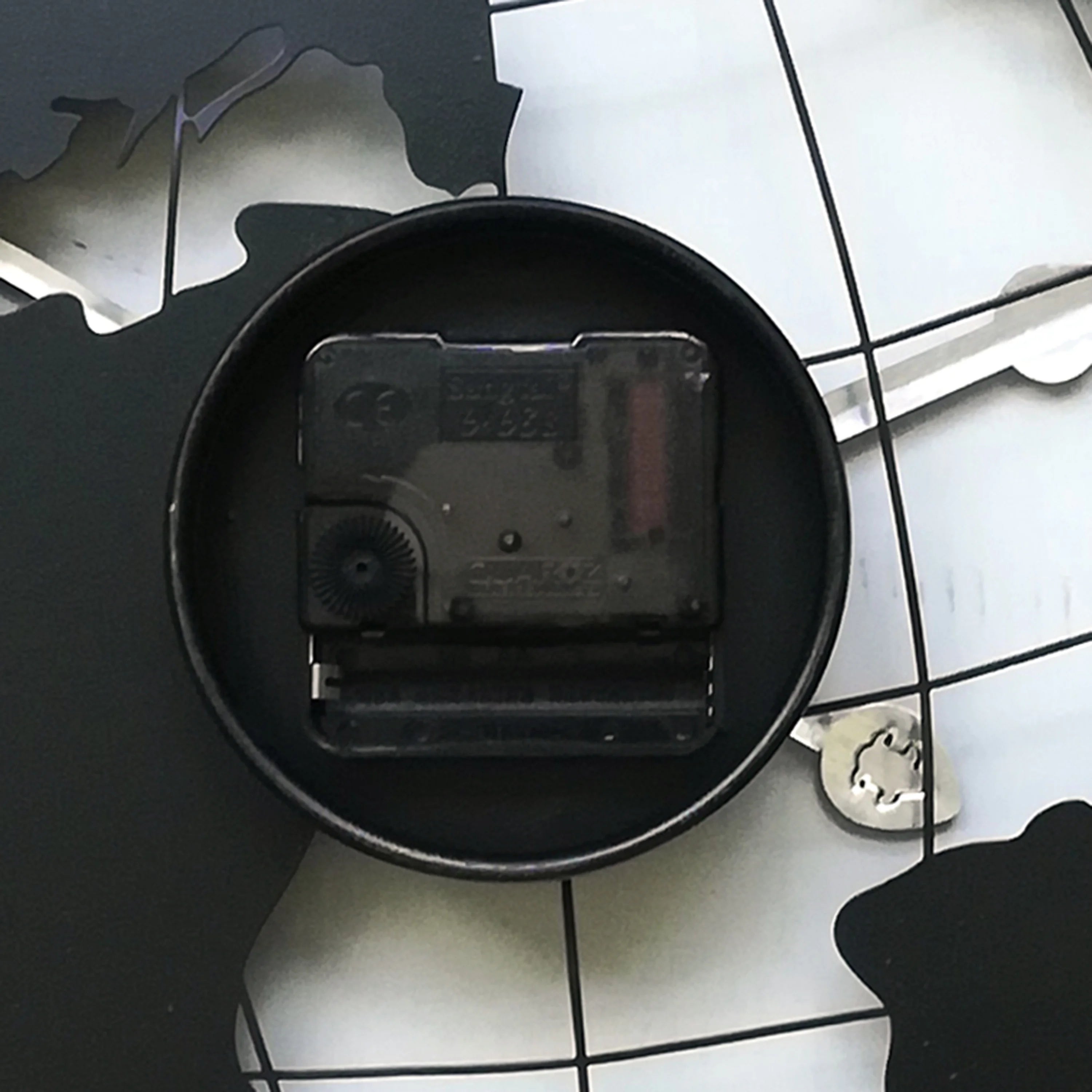 Drosera - Orologio da parete vintage a mappamondo