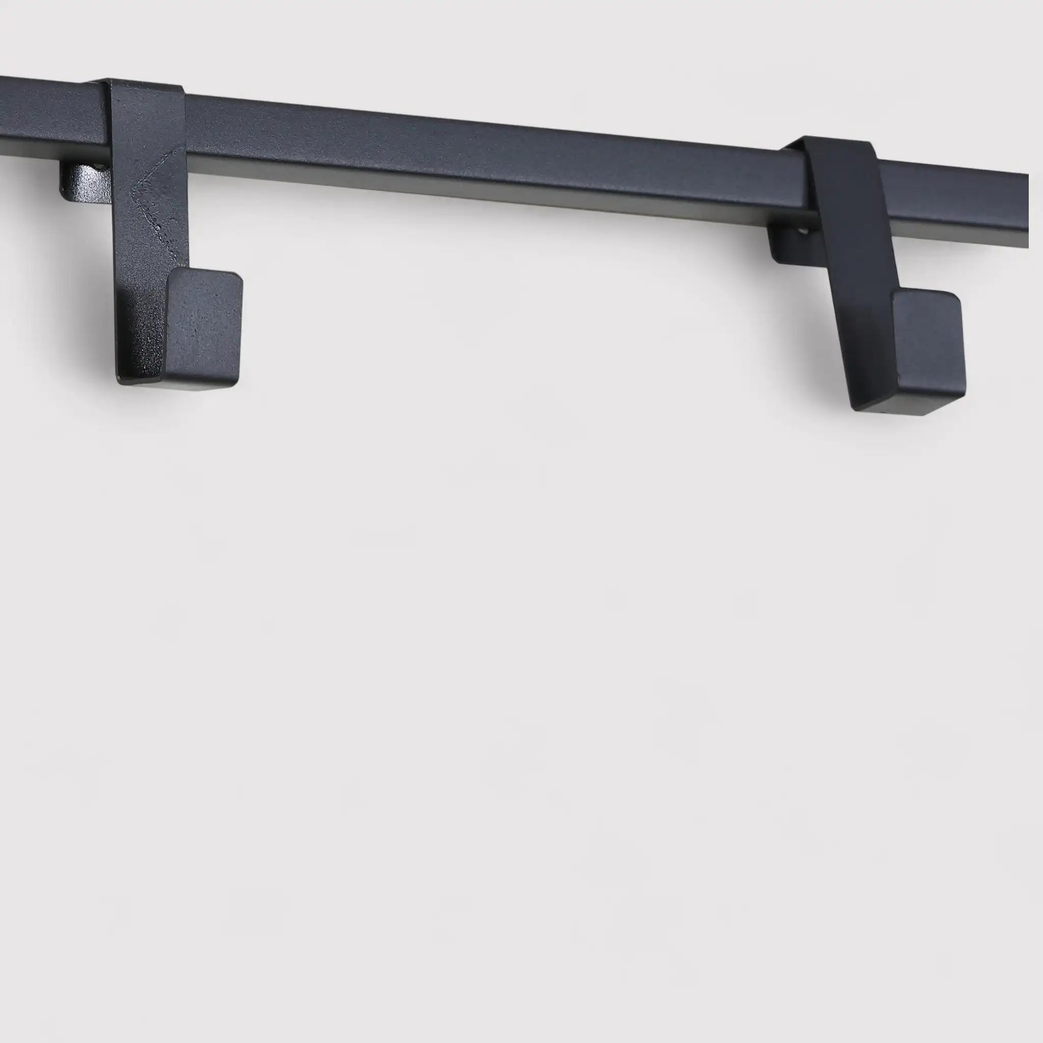 Porte-manteau mural avec 7 crochets et une étagère