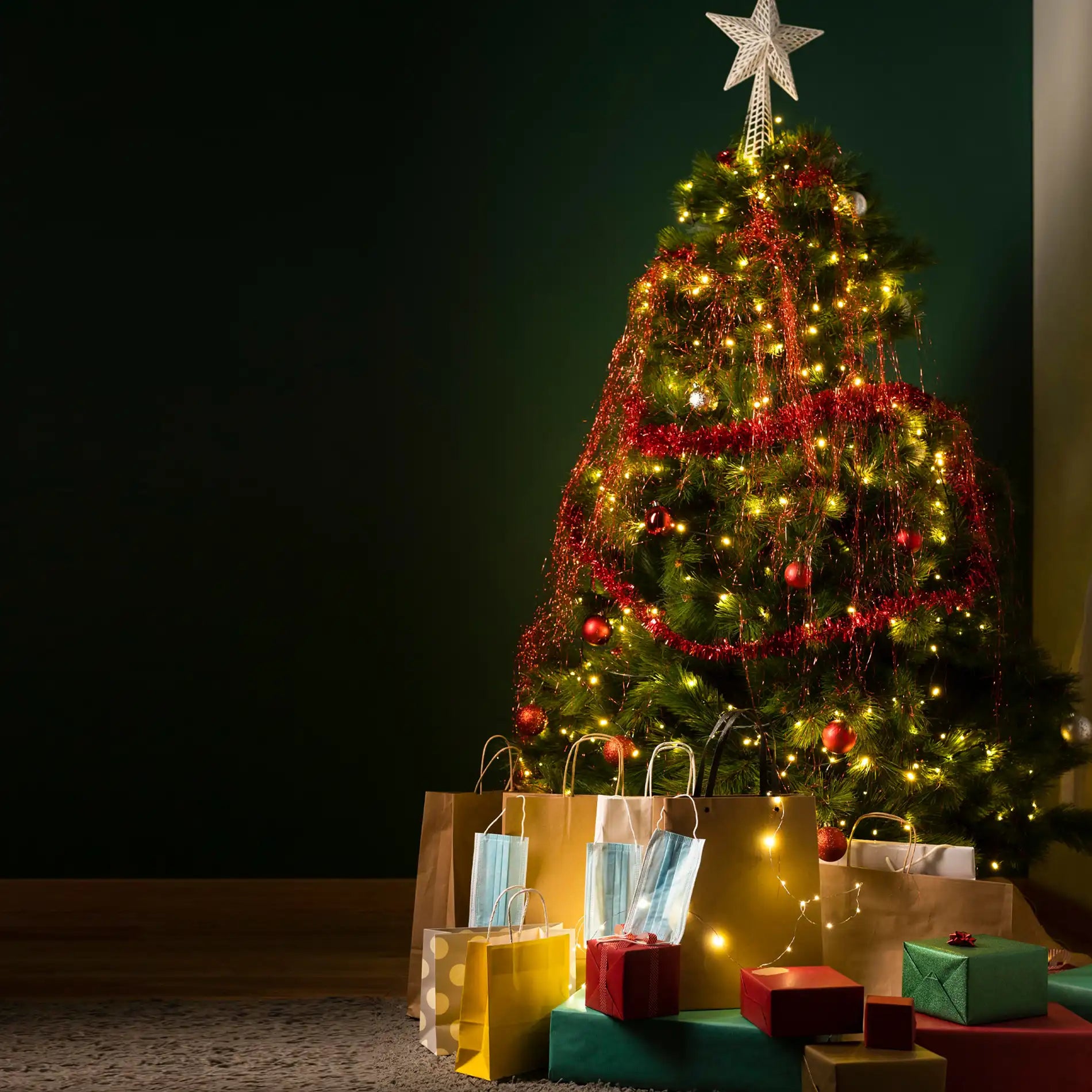 Nakhil - Albero di Natale verde con luci a led H 210 cm