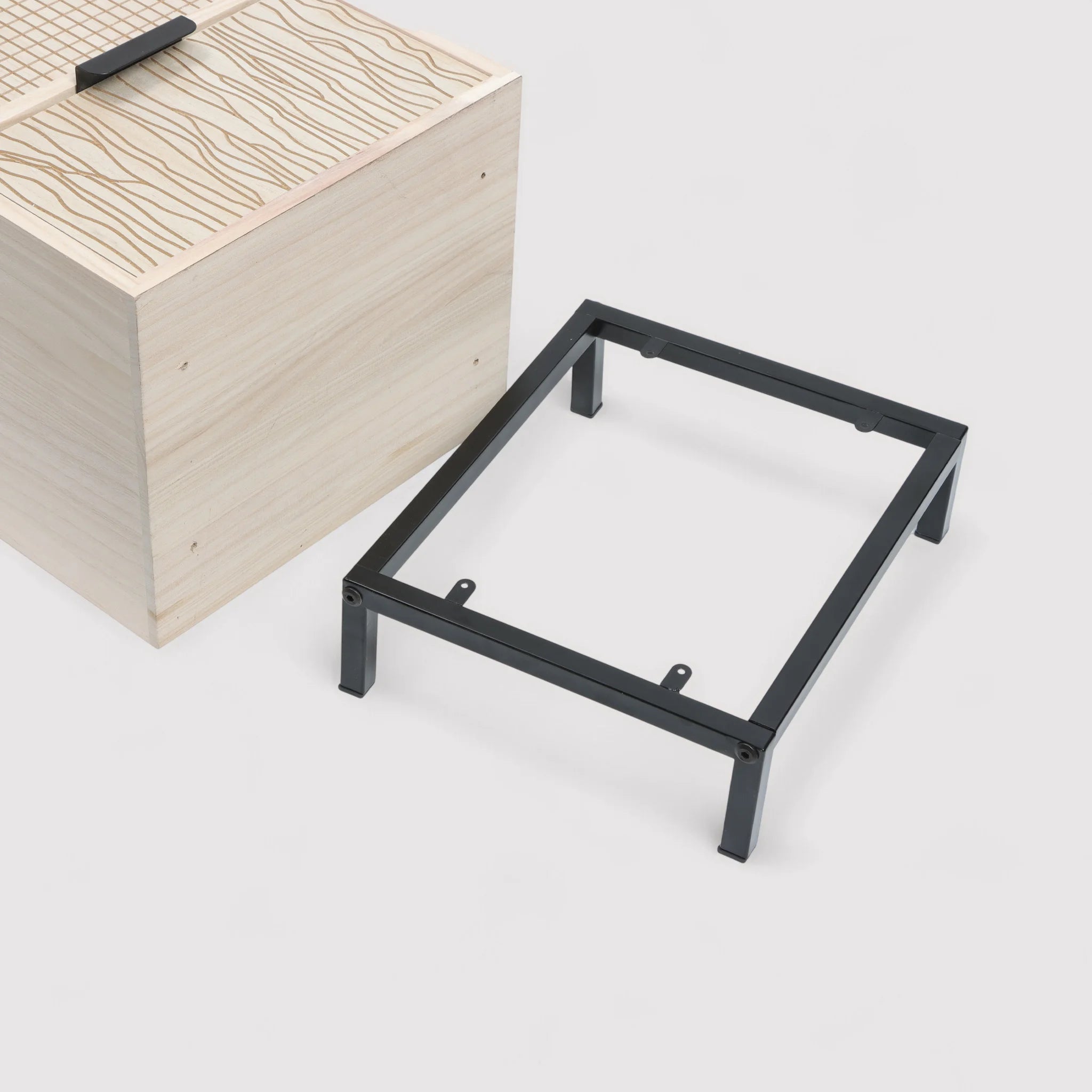 Mahlab - Cassettiera in legno e metallo con 4 cassetti incisi