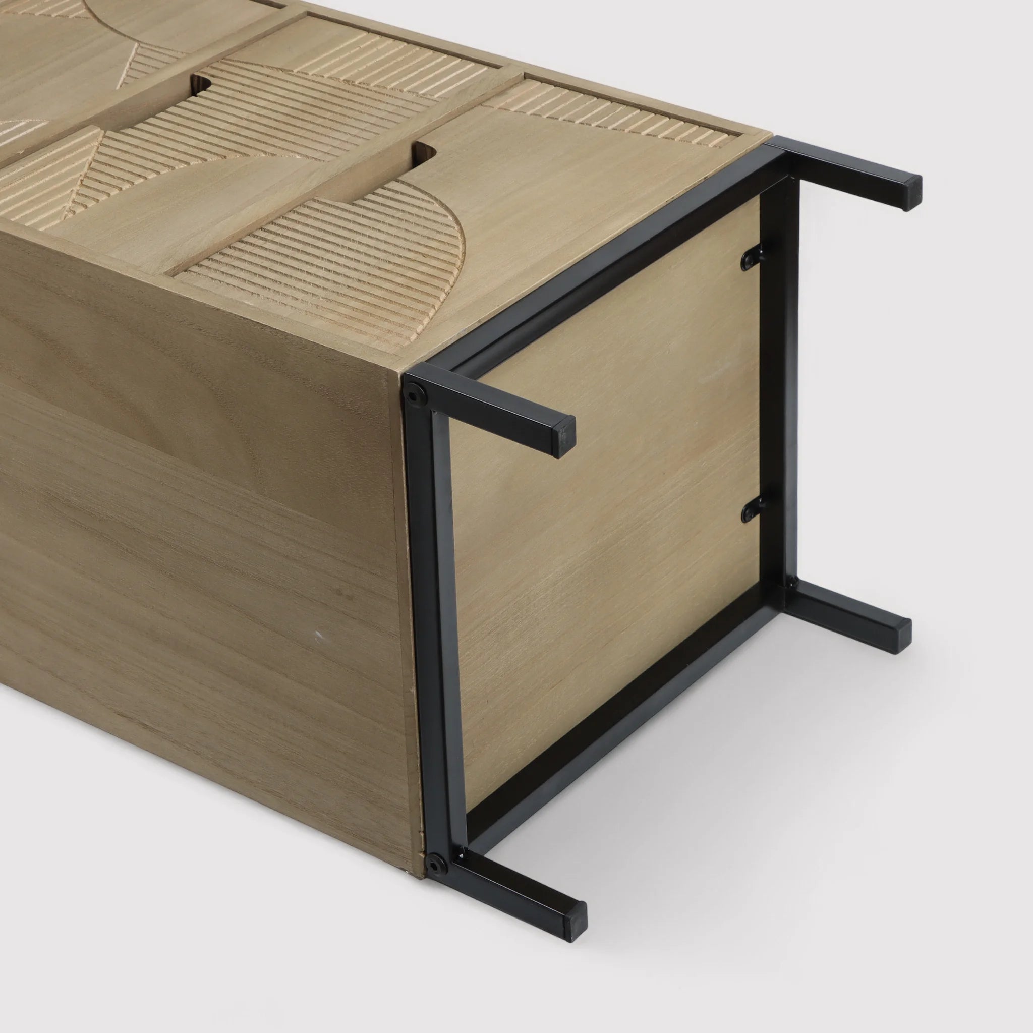 Goethea - Cassettiera in stile scandinavo con 4 cassetti intagliati