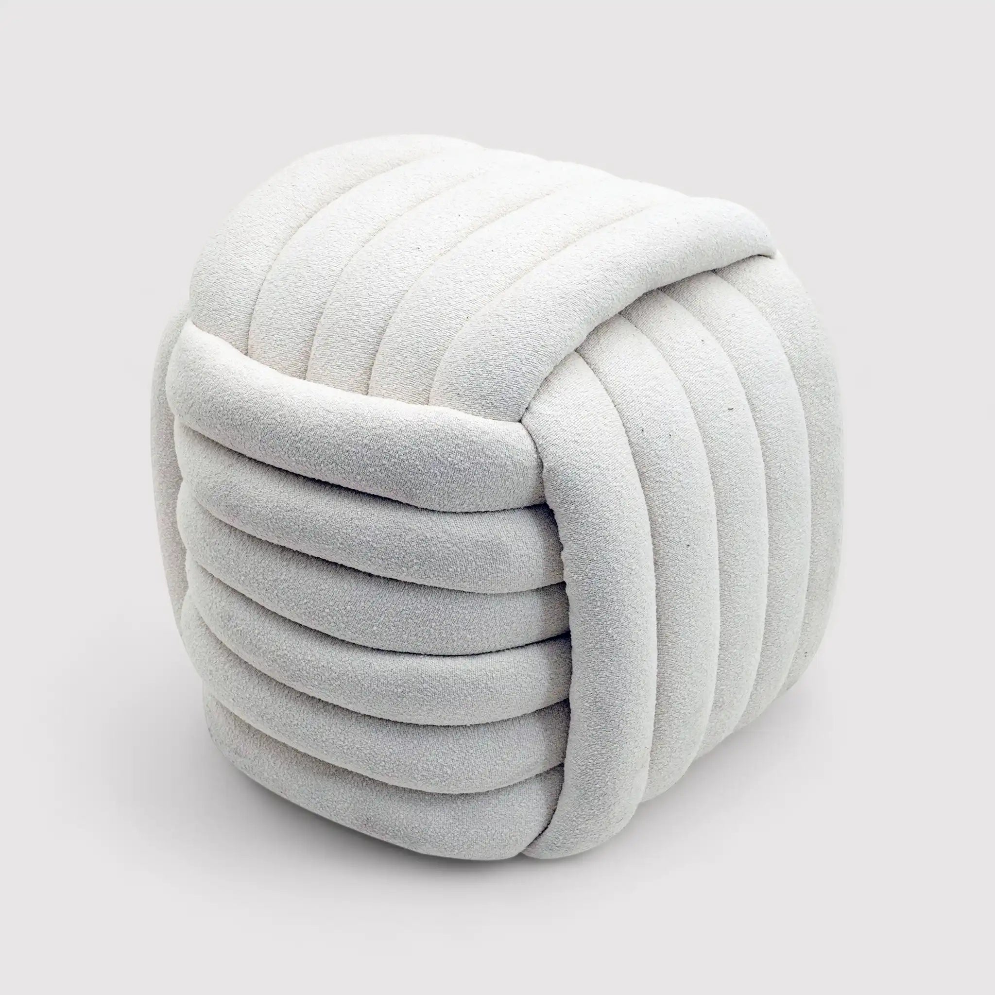 Oyamel - Pouf poggiapiedi bianco a gomitolo