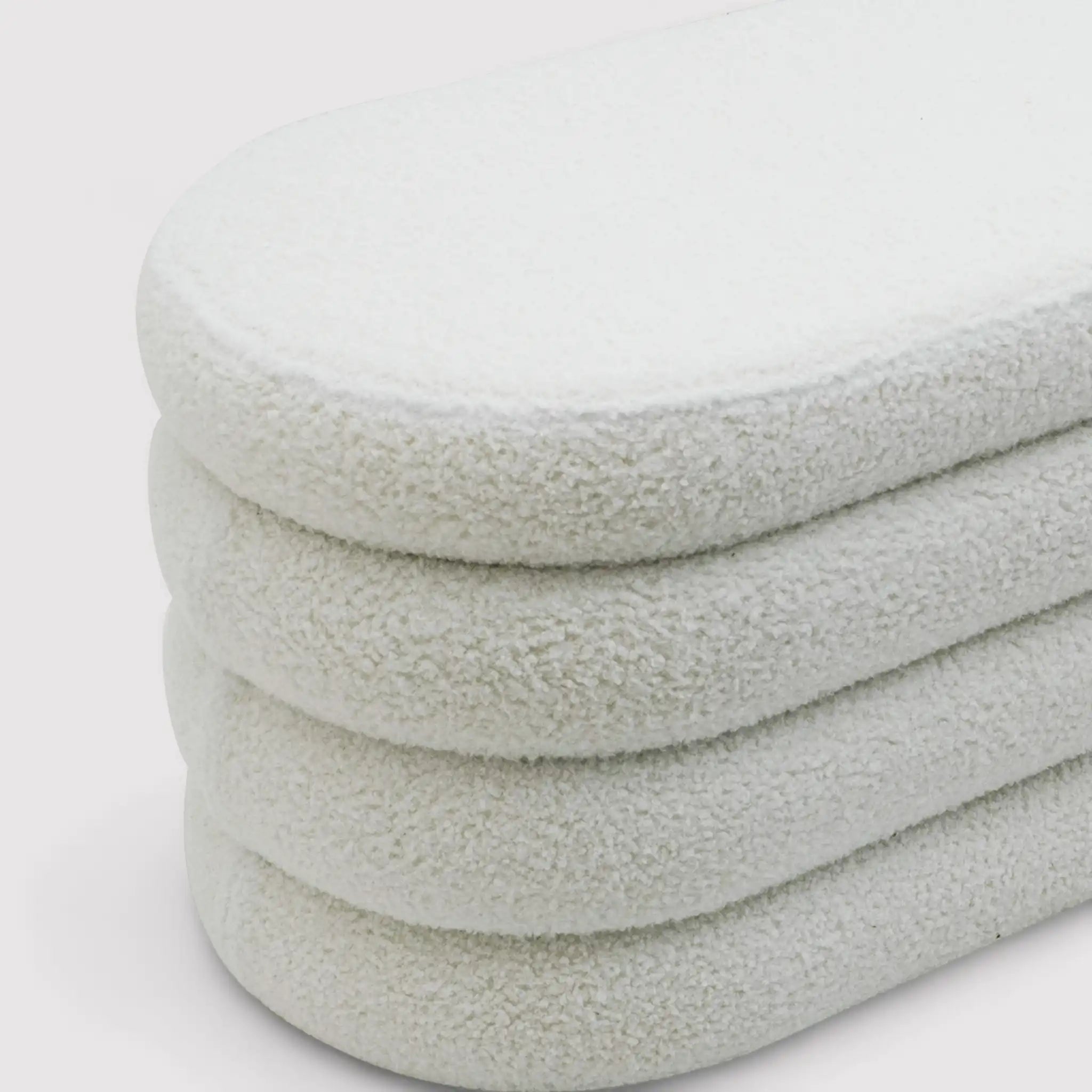 Rambeh - Pouf ovale contenitore bianco in stile moderno