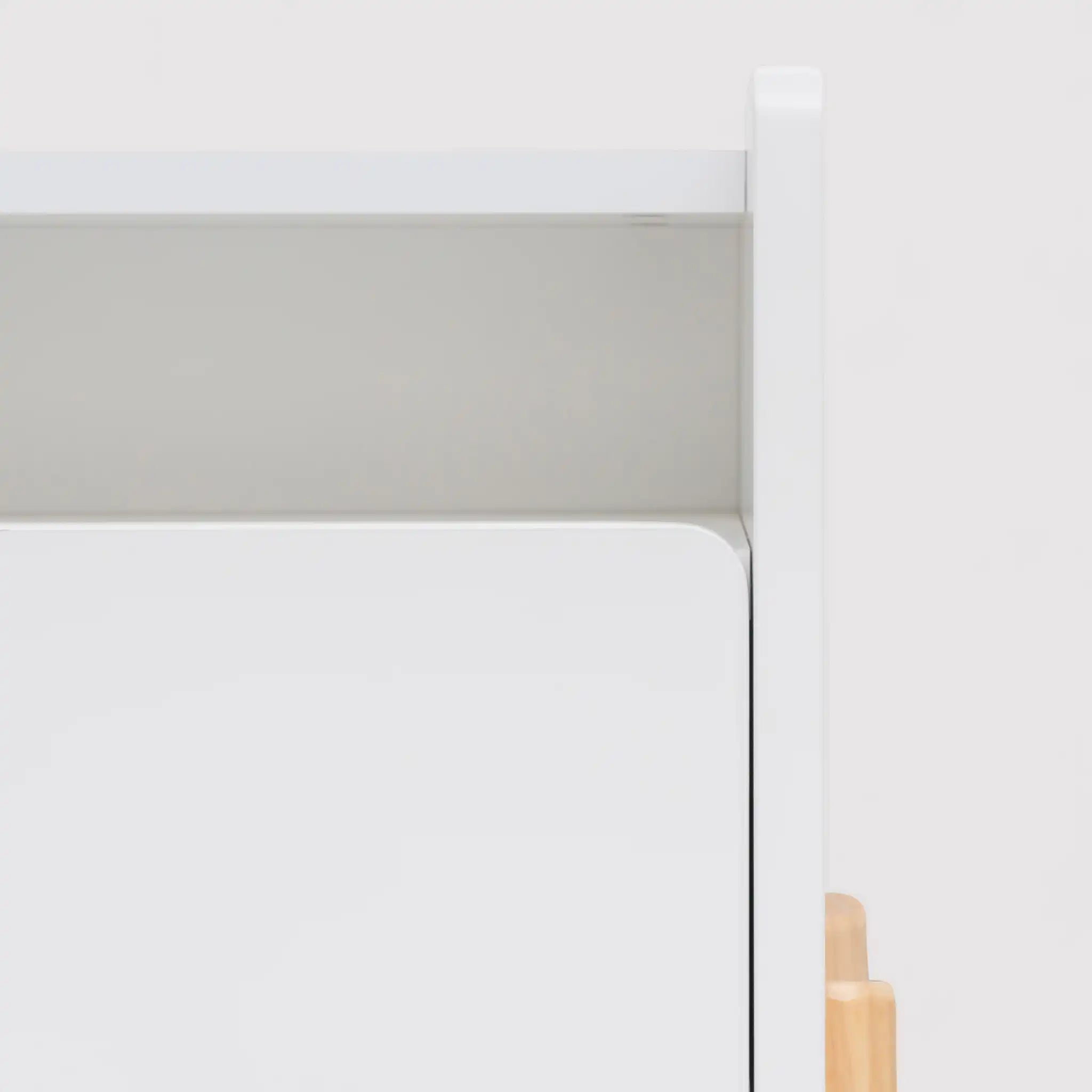 Kelen - Comodino bianco per bambini con 2 ripiani e 1 cassetto