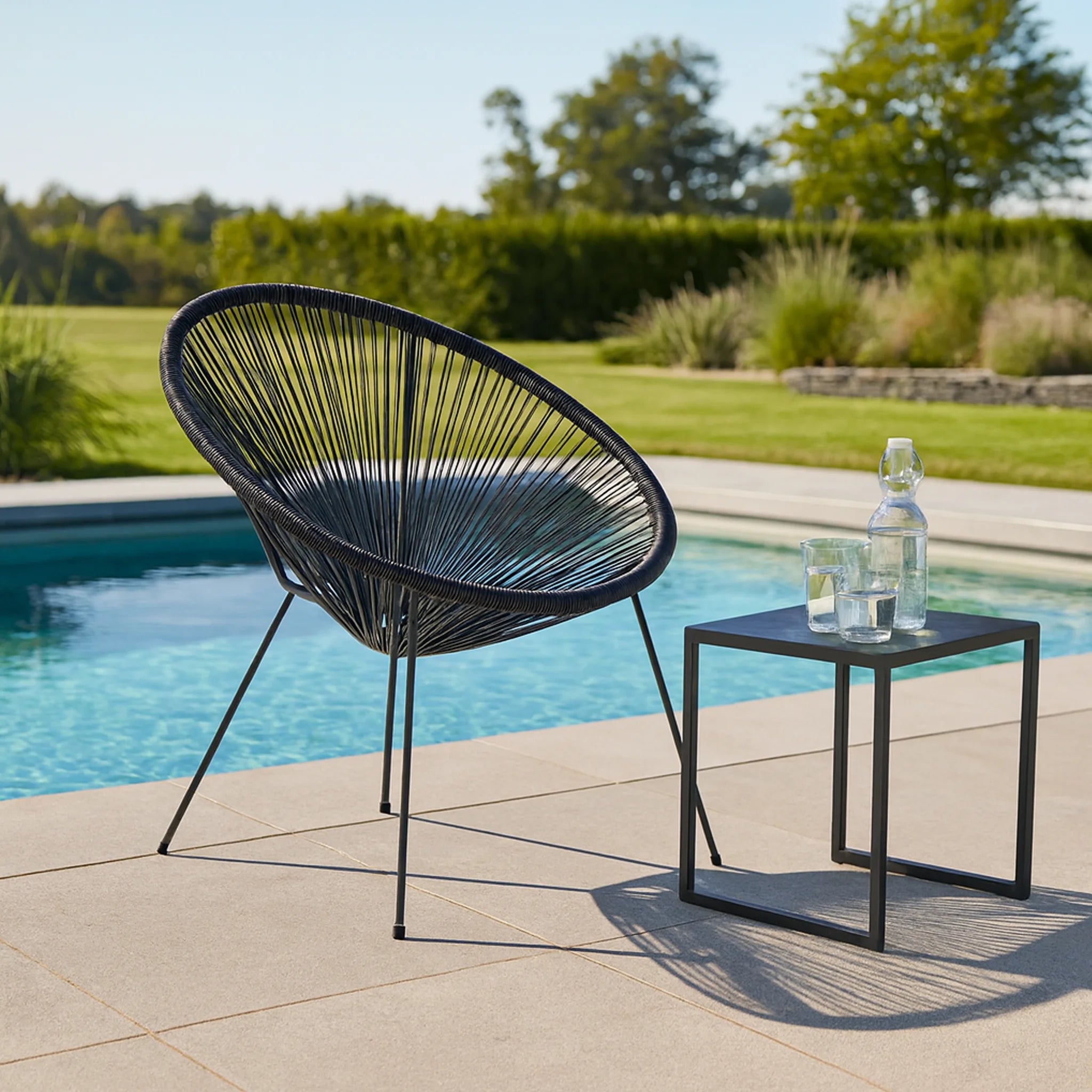 Clianto - Poltrona da giardino nera con schienale a corda