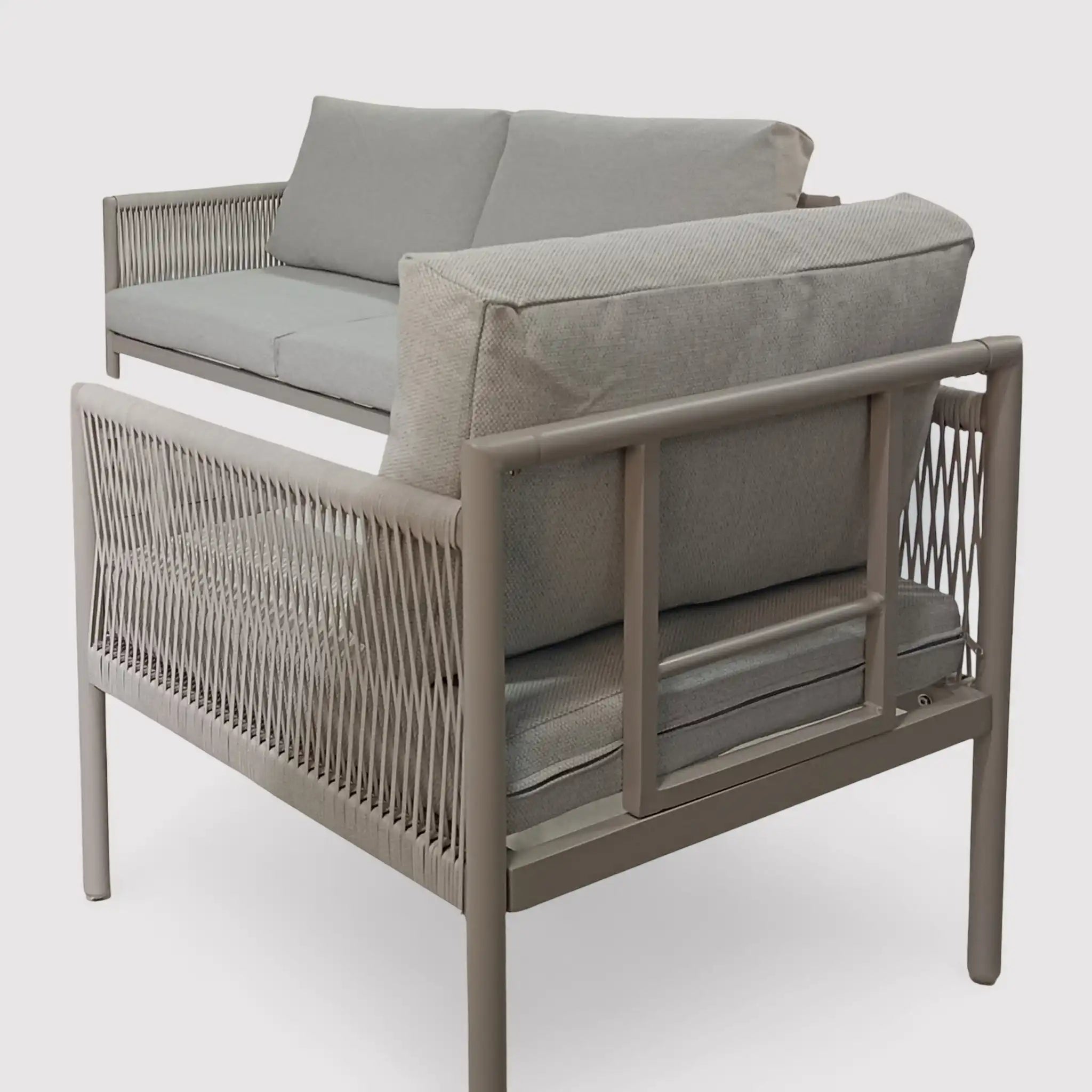 Makopa - Hellgraues Gartenset mit 3 Sesseln und einem Couchtisch