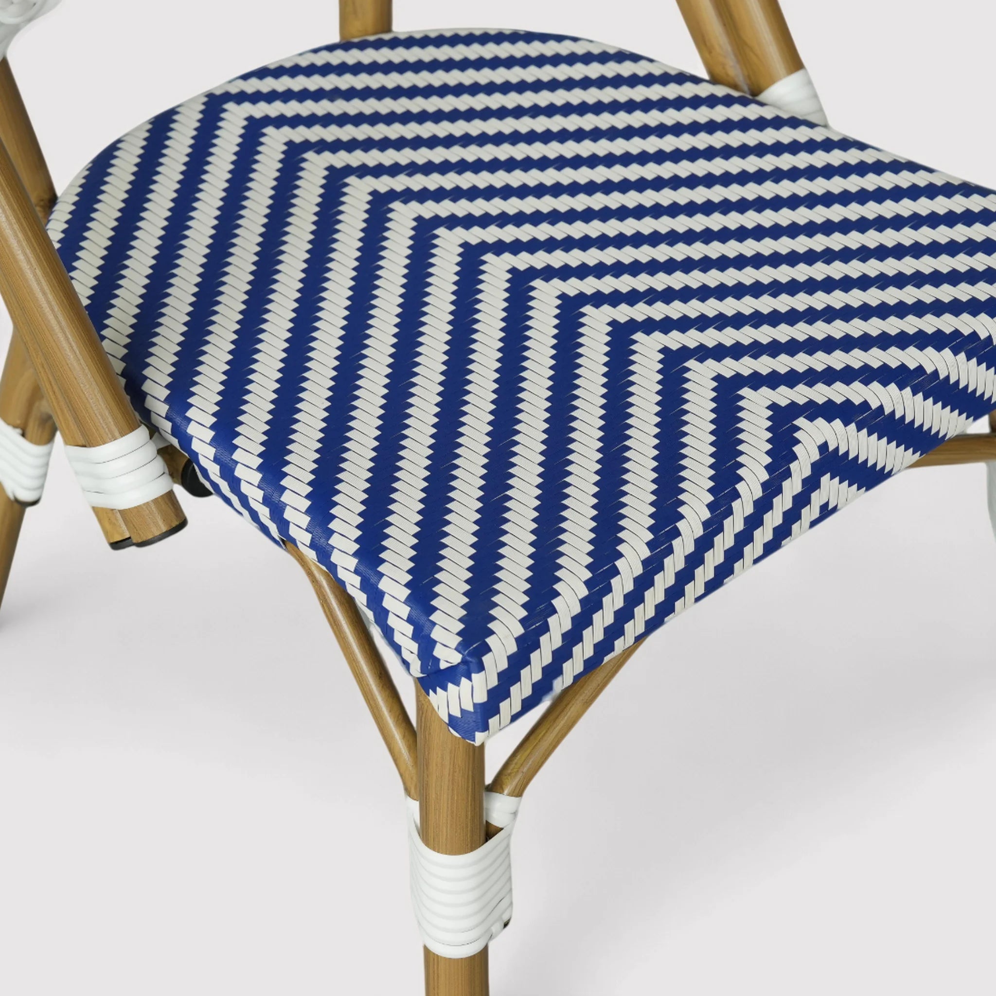 Alpinia - Set 2 Sedie da giardino impilabili blu bianco classico