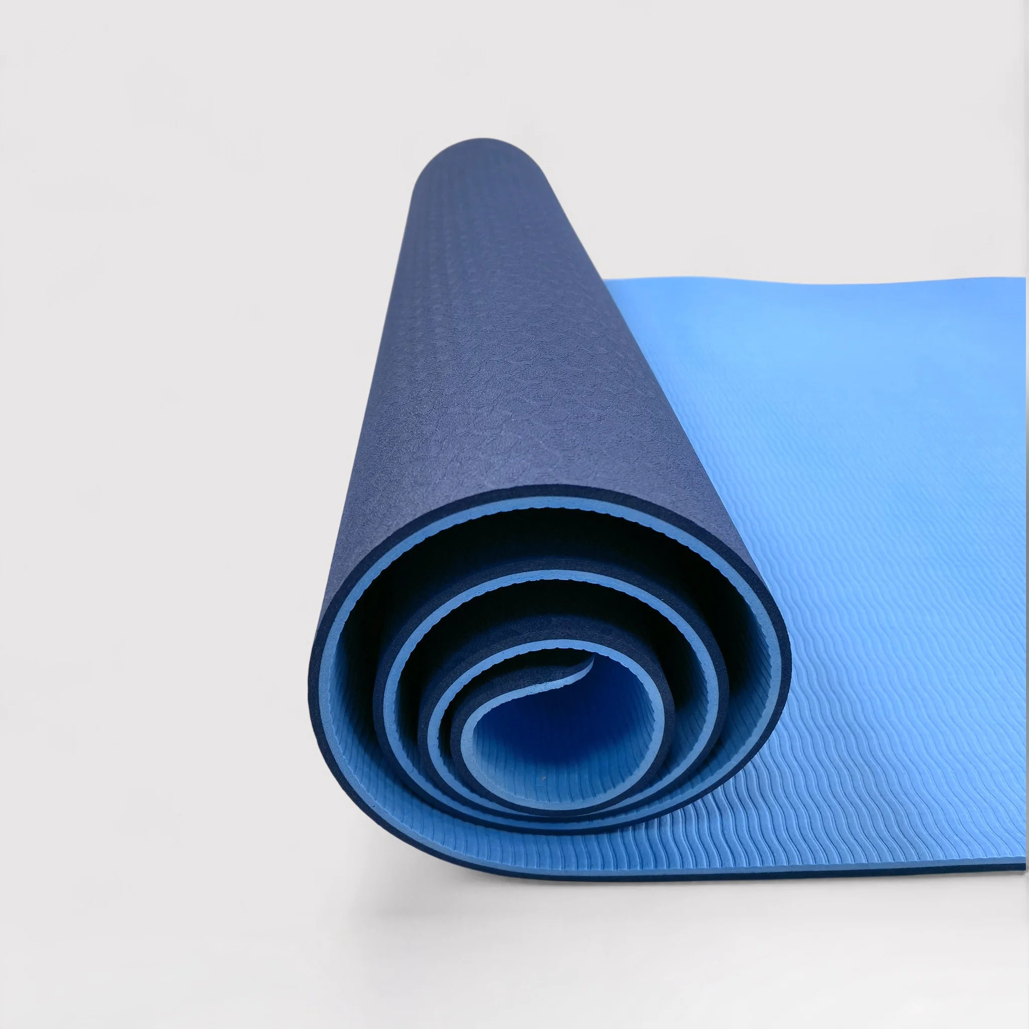 Rutschfeste blaue und hellblaue Yogamatte für zu Hause und draußen