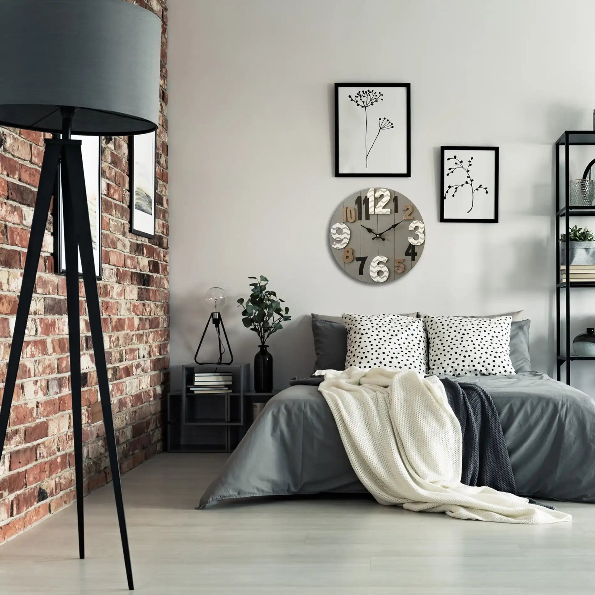 Sterzilia - Orologio con numeri grandi dal design moderno