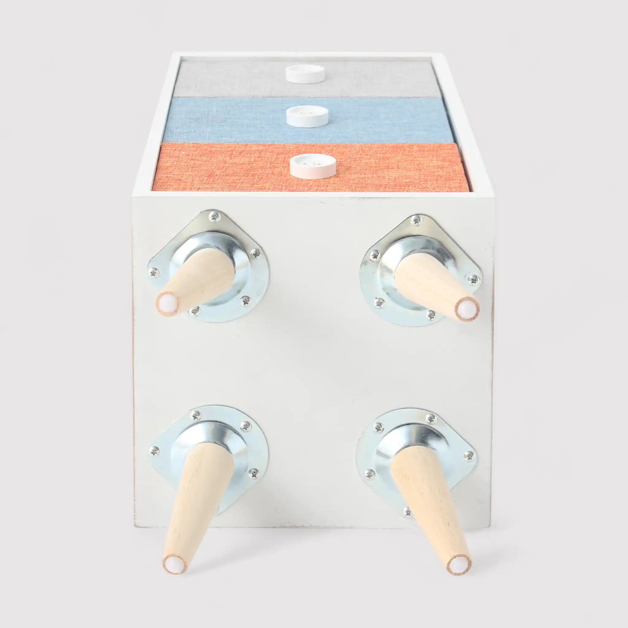 Clarkia - Comodino in legno con 3 cassetti colorati