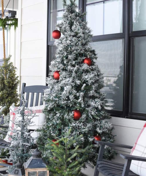 Come addobbare l'albero di Natale in balcone