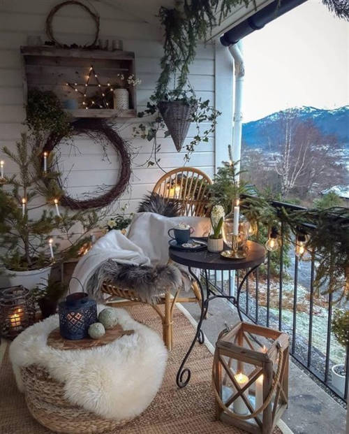 Come decorare il balcone per Natale