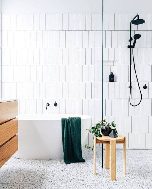 Come scegliere le piastrelle per un bagno scandinavo
