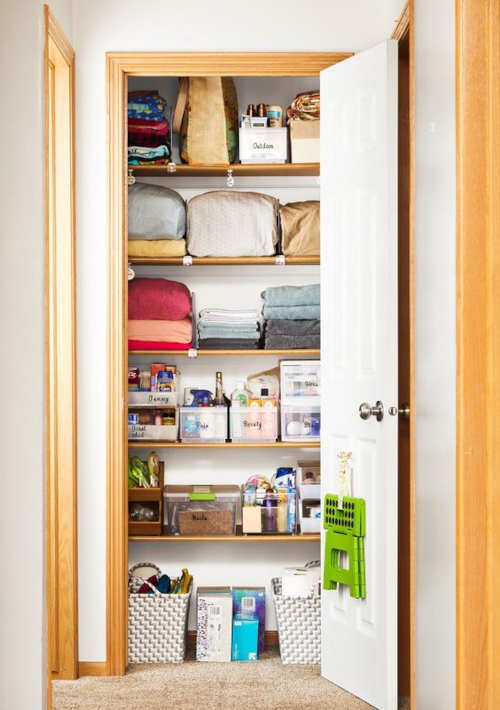 Come ottimizzare lo spazio in un armadio piccolo e avere un